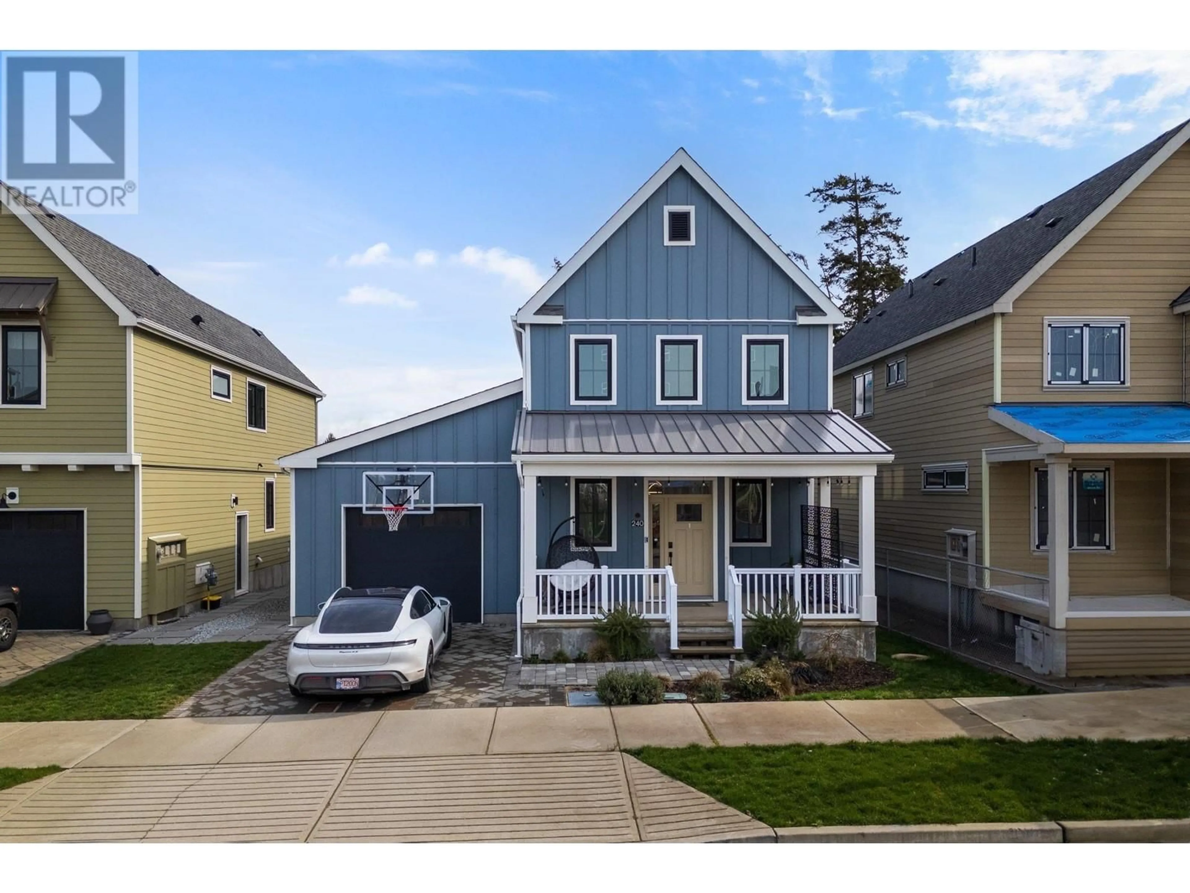 Home with vinyl exterior material, street for 240 PARKSIDE STREET, Tsawwassen British Columbia V4L0A9