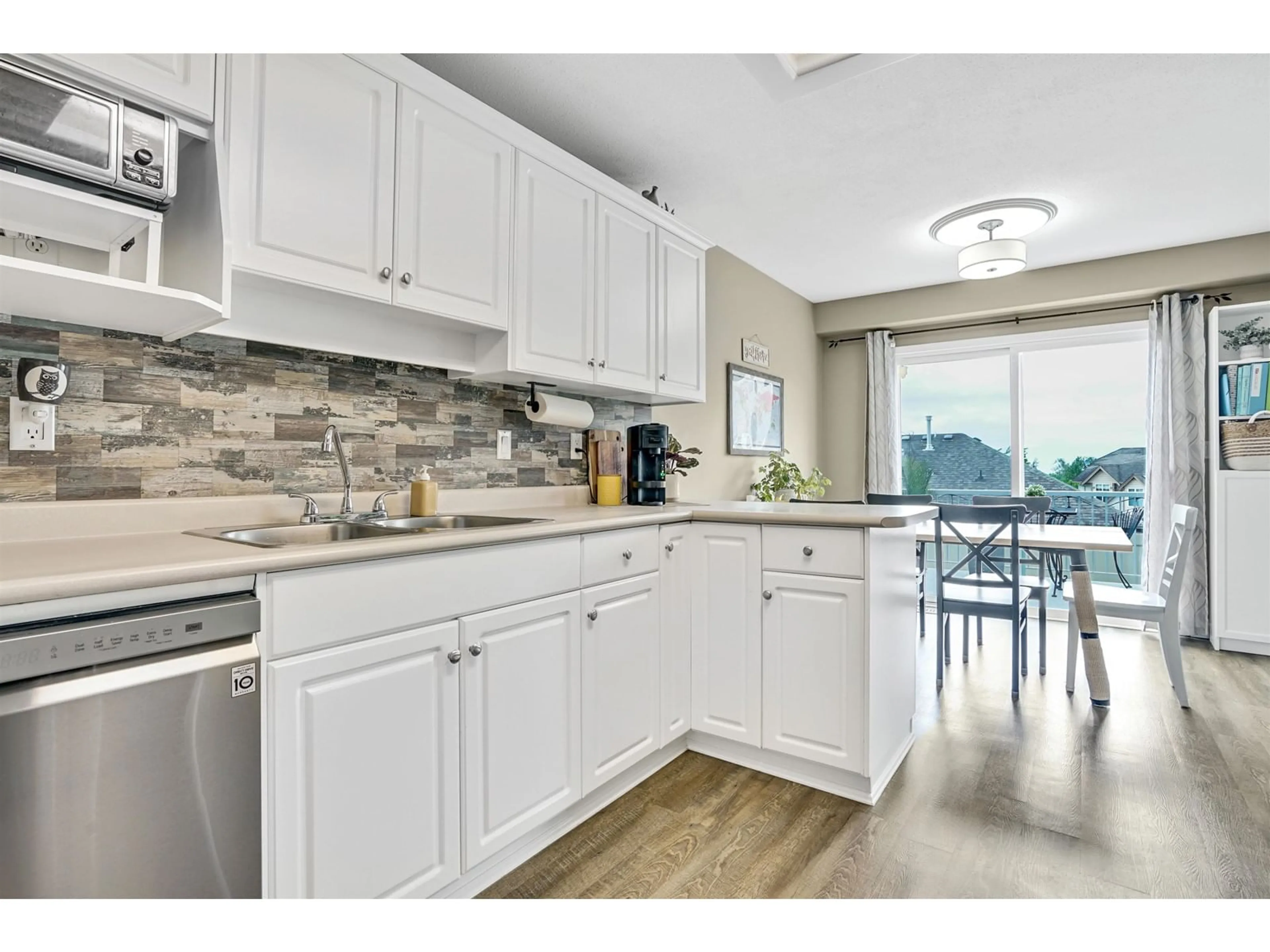 Open concept kitchen, unknown for 54 - 46360 VALLEYVIEW ROAD, Chilliwack British Columbia V2R5L7