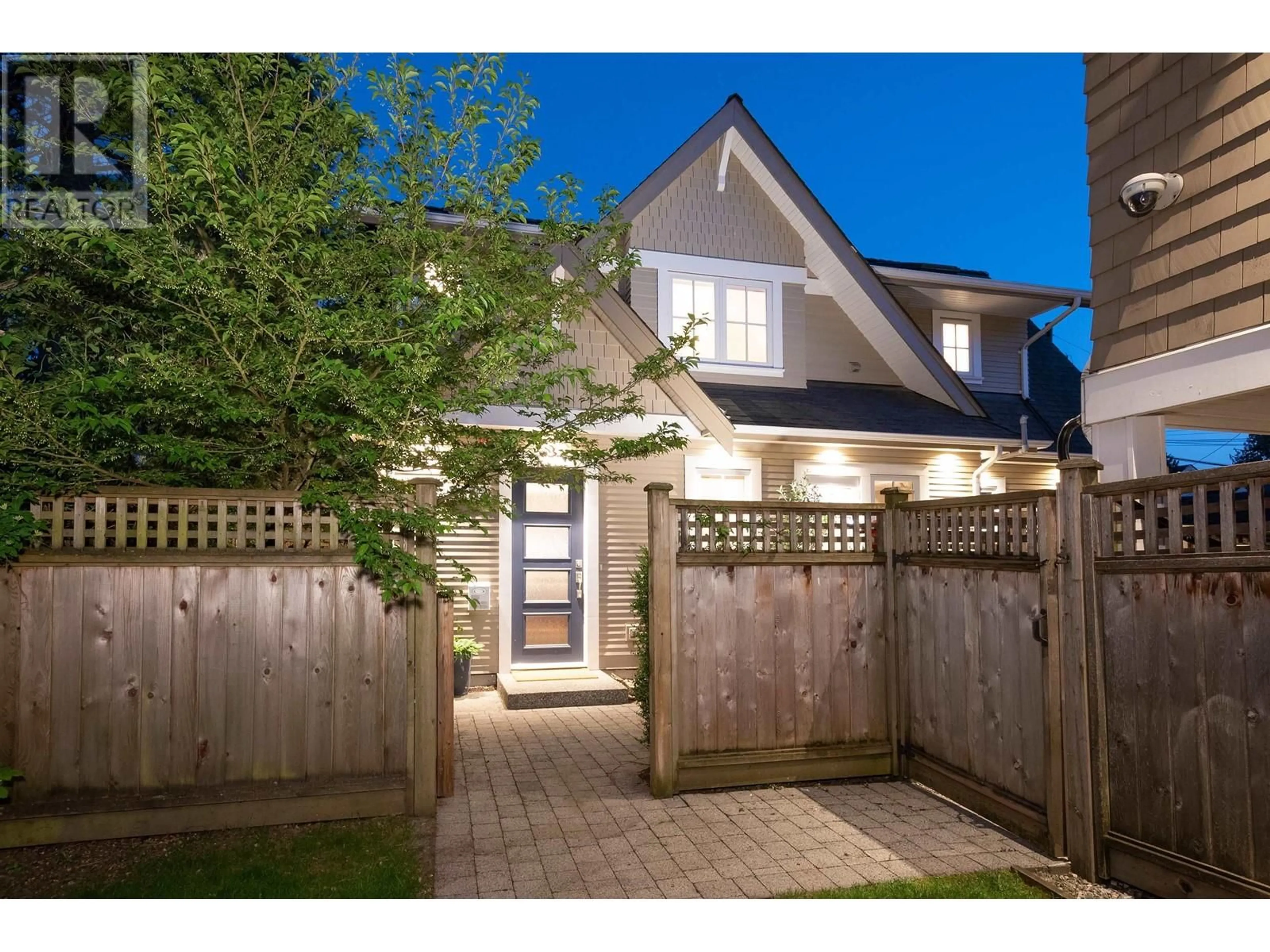 Unknown for 3132 7TH AVENUE, Vancouver British Columbia V6K2A1