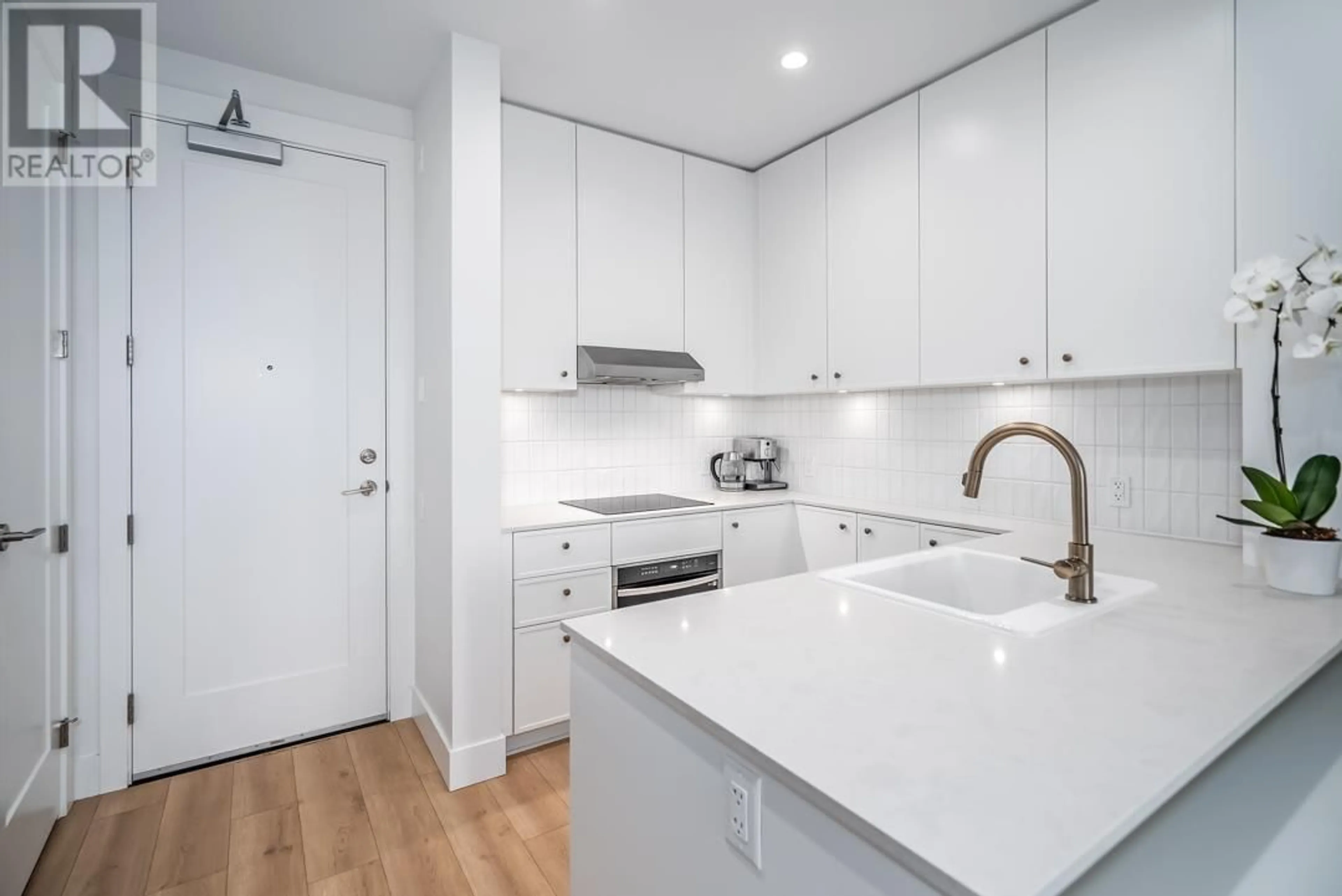 Standard kitchen, unknown for 209 - 708 EDGAR AVENUE, Coquitlam British Columbia V3K0H3