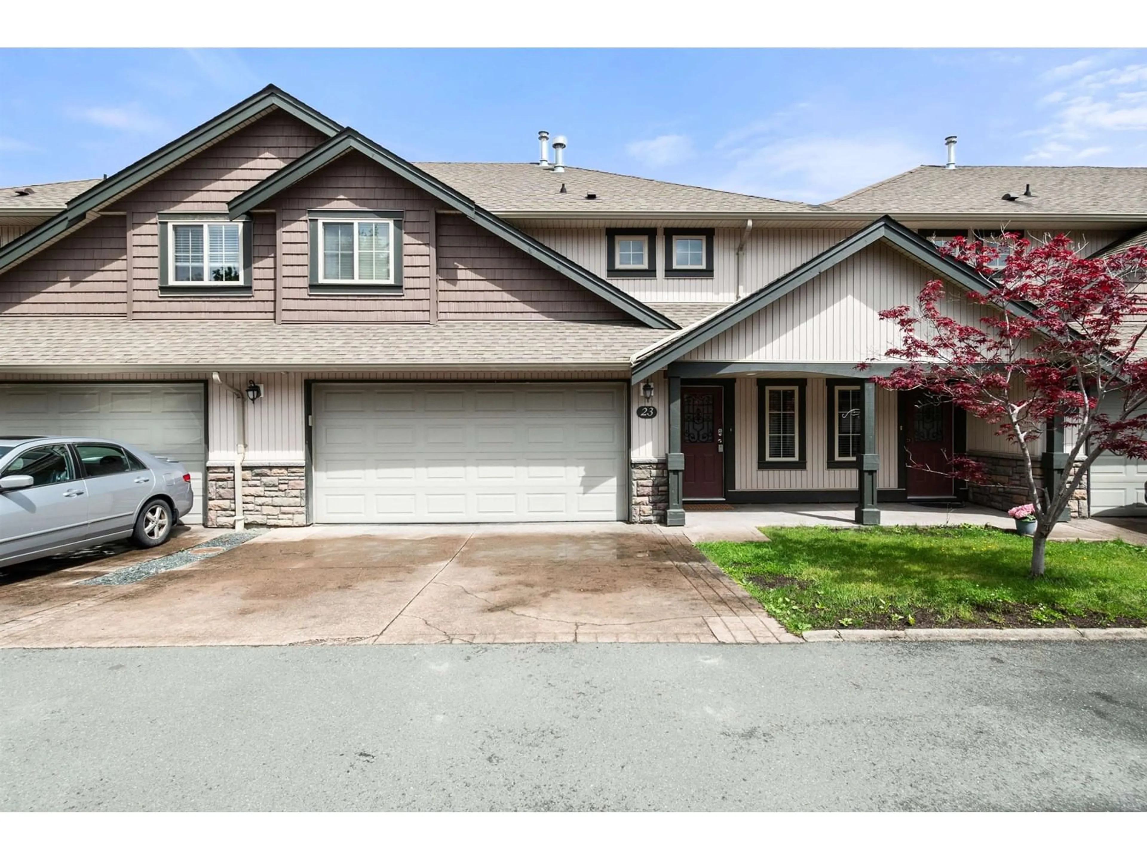 Home with vinyl exterior material, street for 23 - 6450 BLACKWOOD LANE, Chilliwack British Columbia V2R5Z3