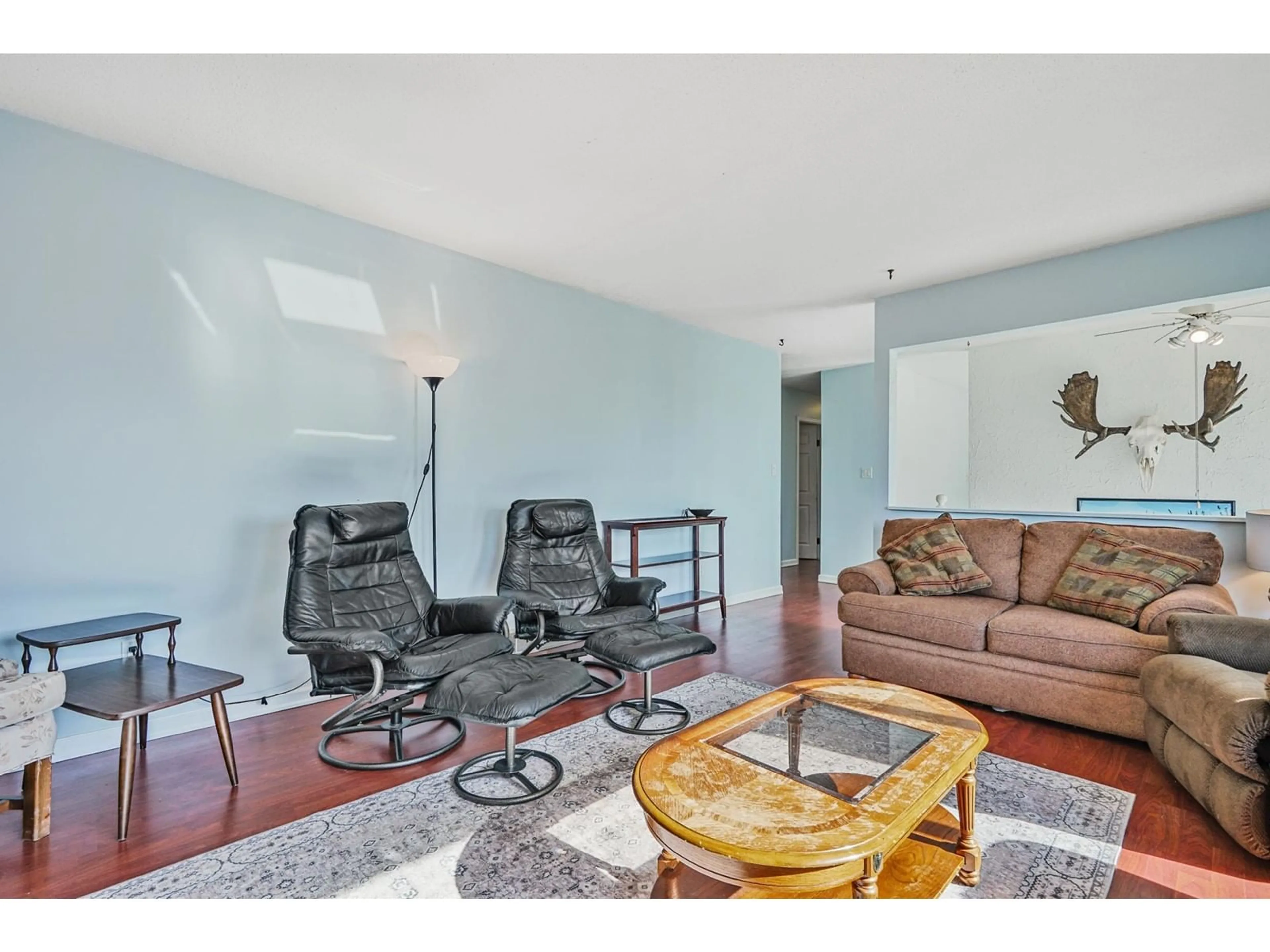 Living room with furniture, unknown for 32185 EAGLE, Mission British Columbia V2V3H3