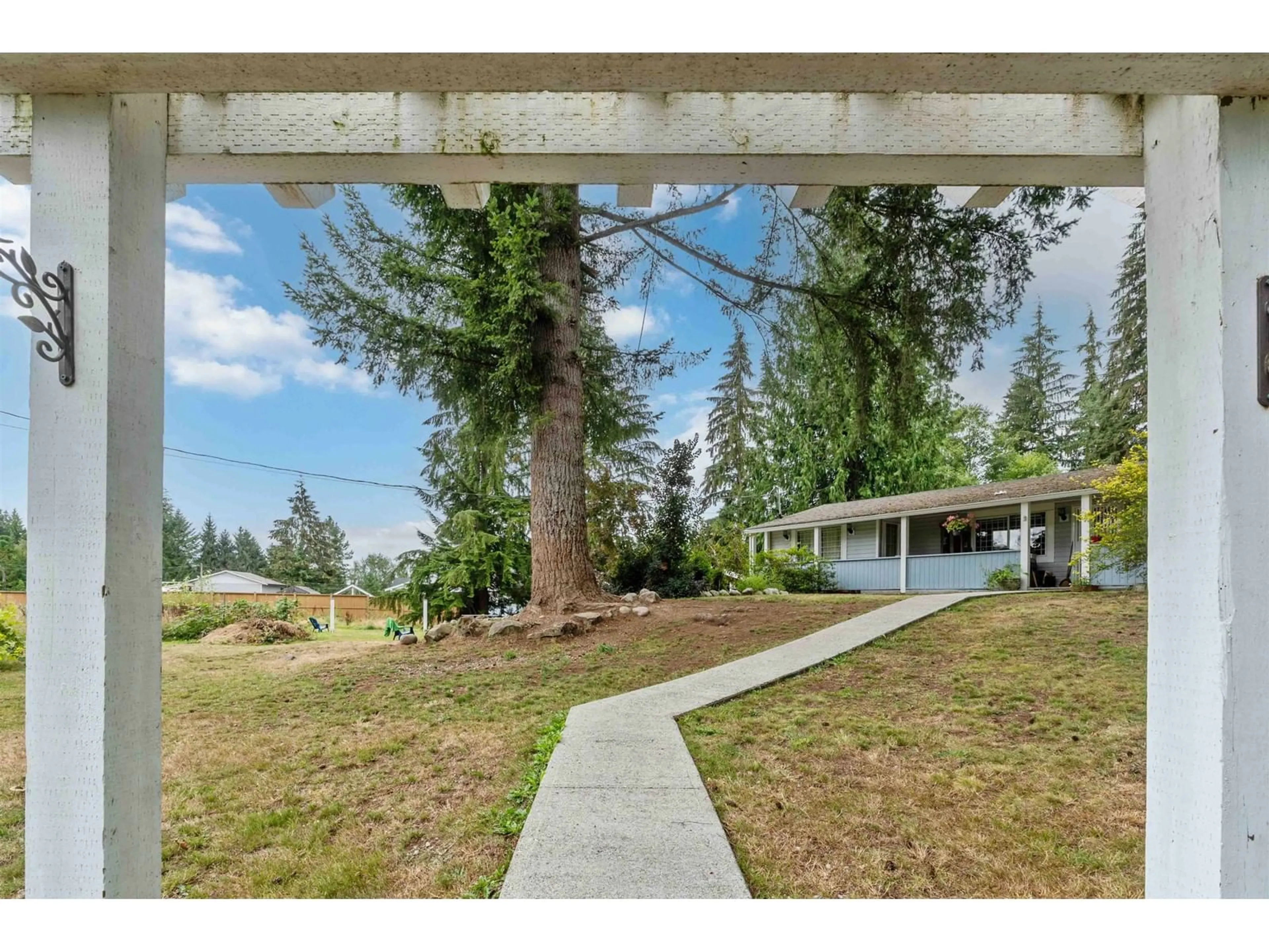 A pic from outside/outdoor area/front of a property/back of a property/a pic from drone, unknown for 9703 DEWDNEY TRUNK, Mission British Columbia V2V7G5