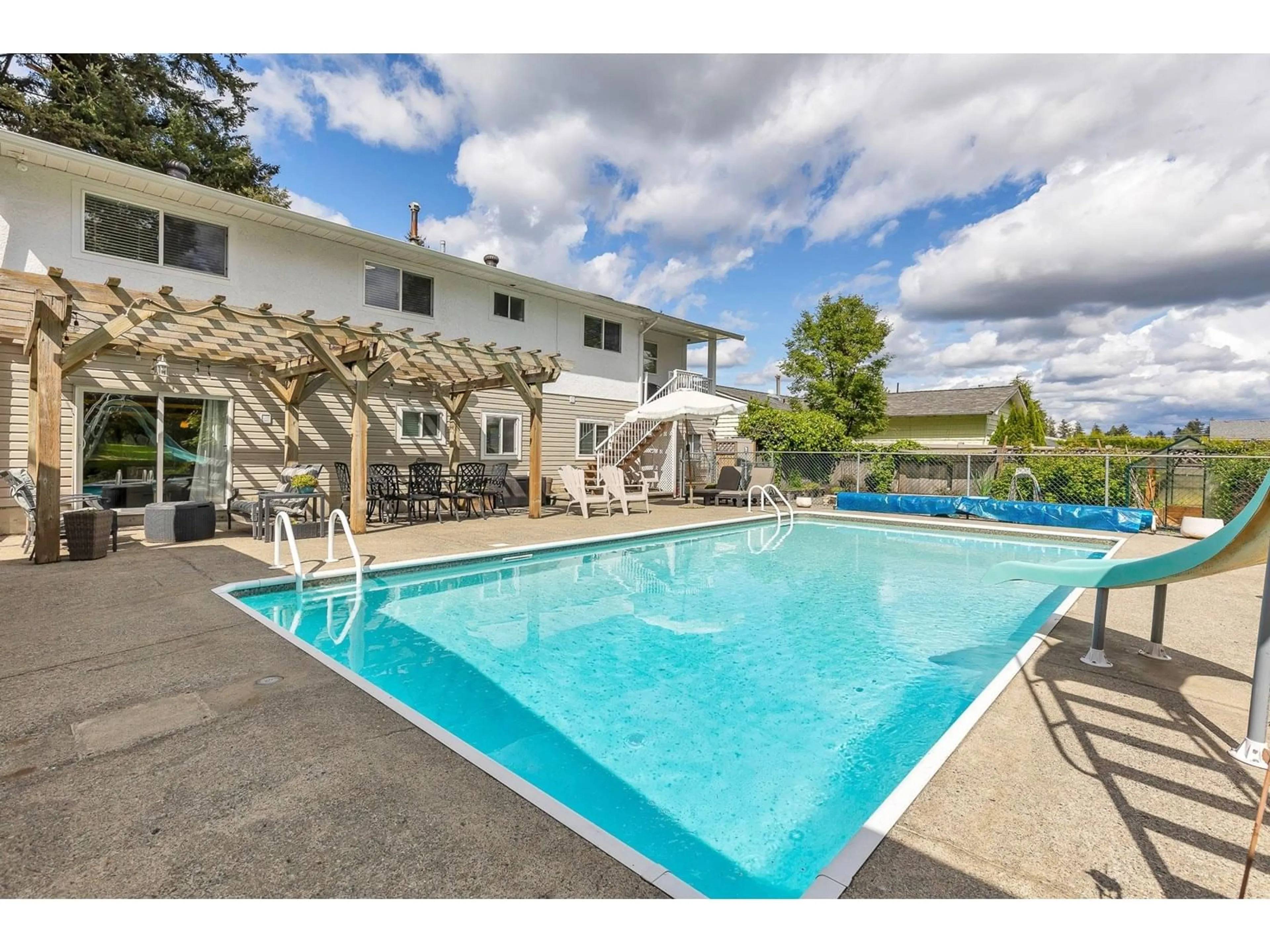Pool for 29518 SUNVALLEY, Abbotsford British Columbia V4X1J2