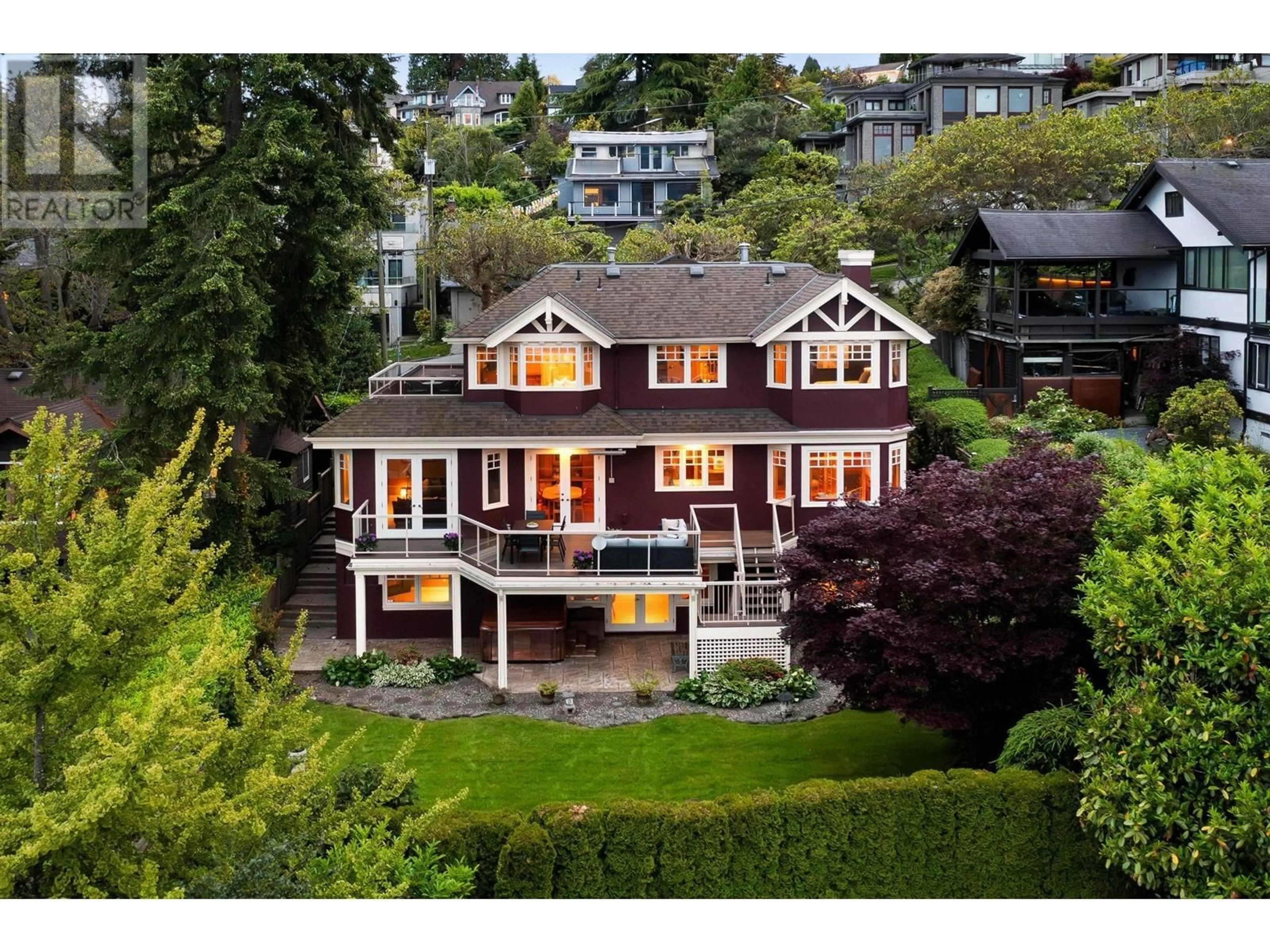 A pic from outside/outdoor area/front of a property/back of a property/a pic from drone, street for 4535 1ST AVENUE, Vancouver British Columbia V6R1H7