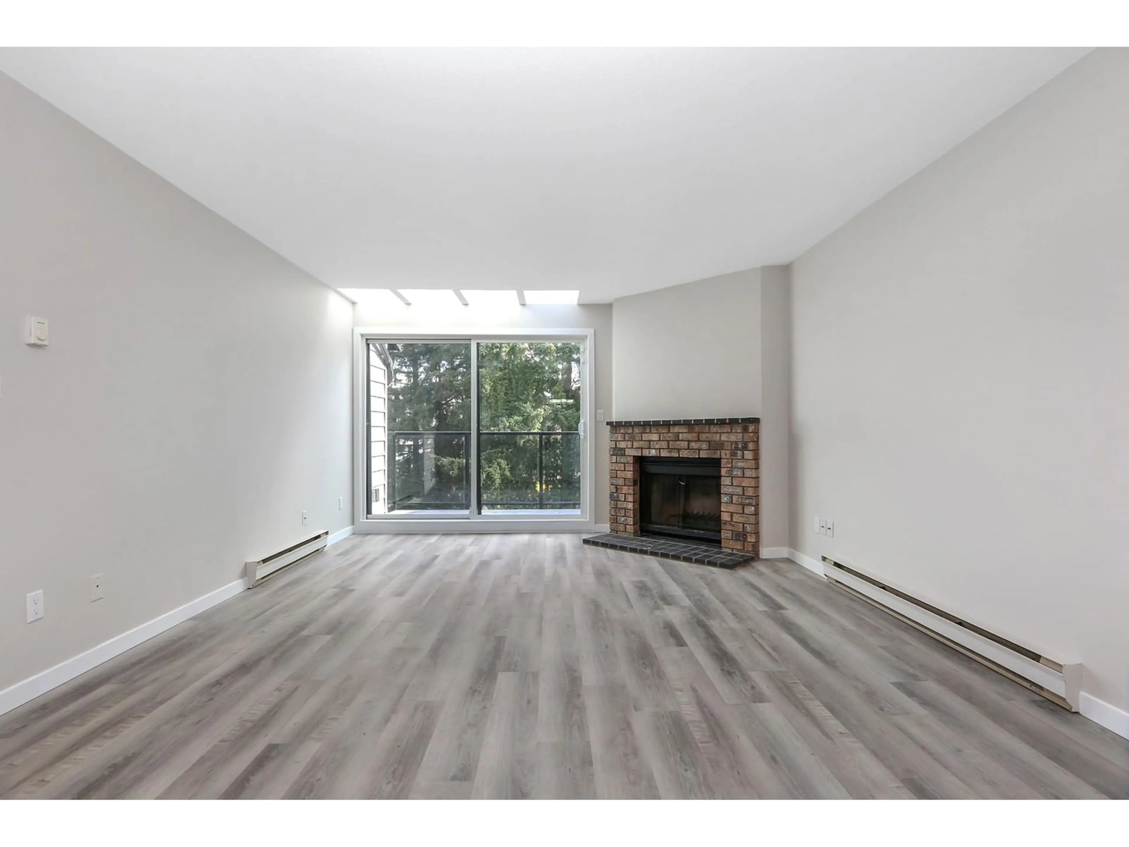 A pic of a room for 302 - 32124 TIMS, Abbotsford British Columbia V2T2H4