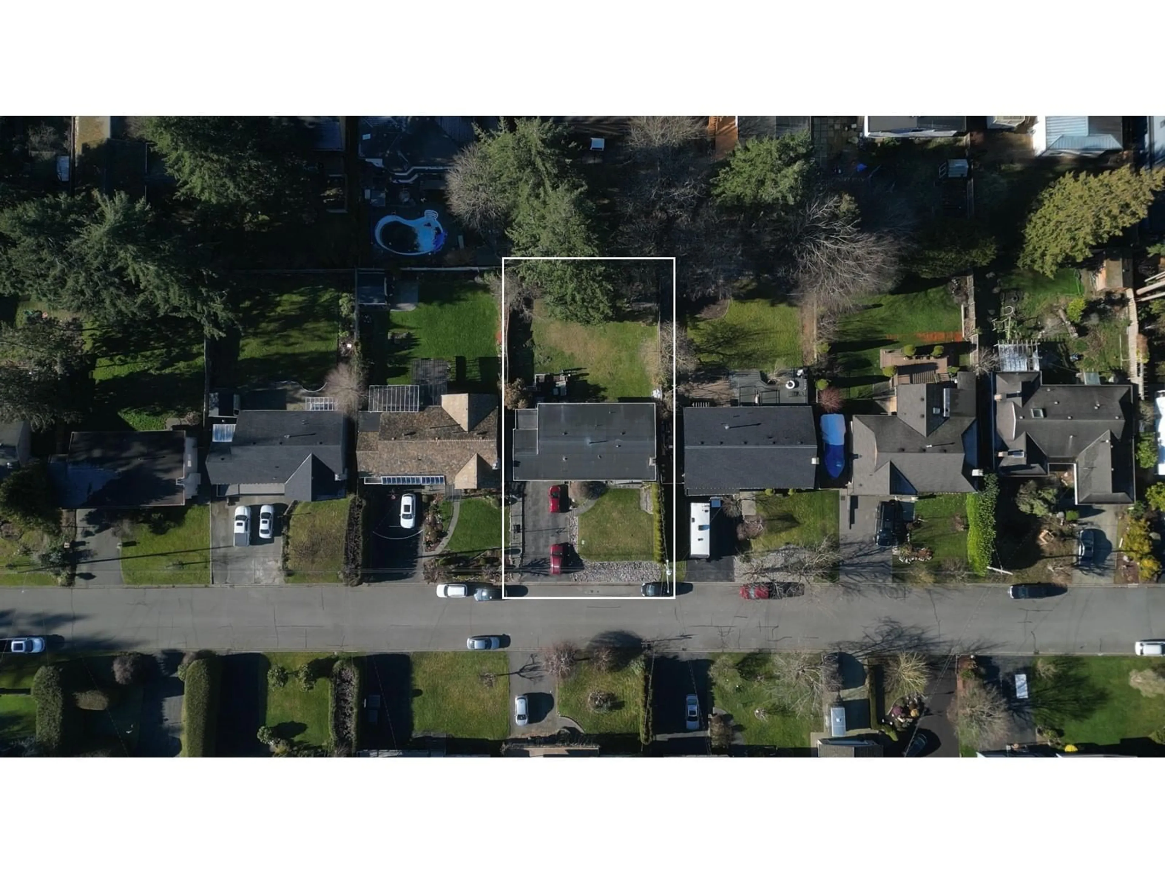 A pic from outside/outdoor area/front of a property/back of a property/a pic from drone, street for 11055 LINCOLN, Delta British Columbia V4E1N7