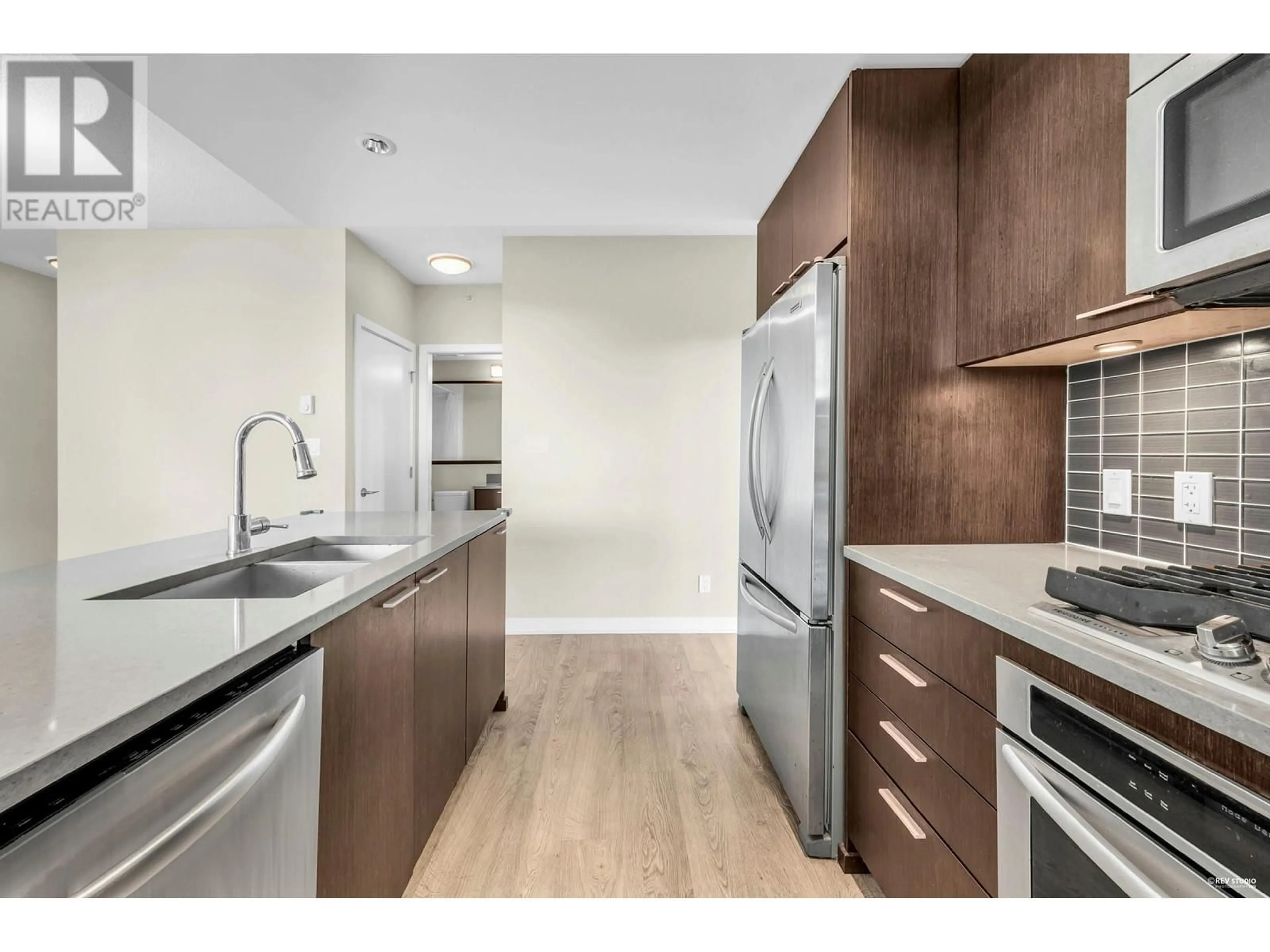 Standard kitchen, wood/laminate floor for 2307 - 2975 ATLANTIC AVENUE, Coquitlam British Columbia V3B0C5