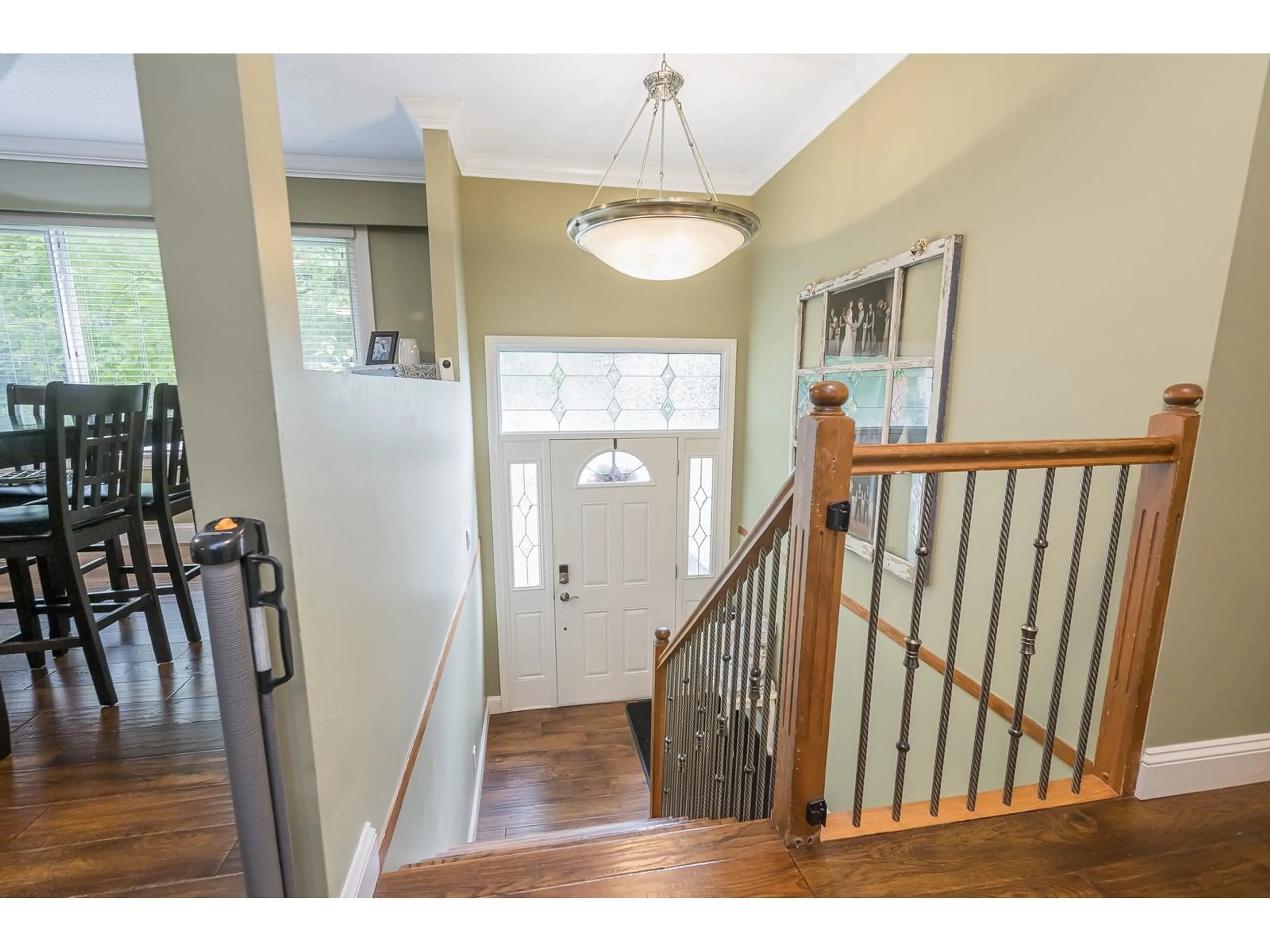 Indoor entryway for 25035 10, Langley British Columbia V4W2S7