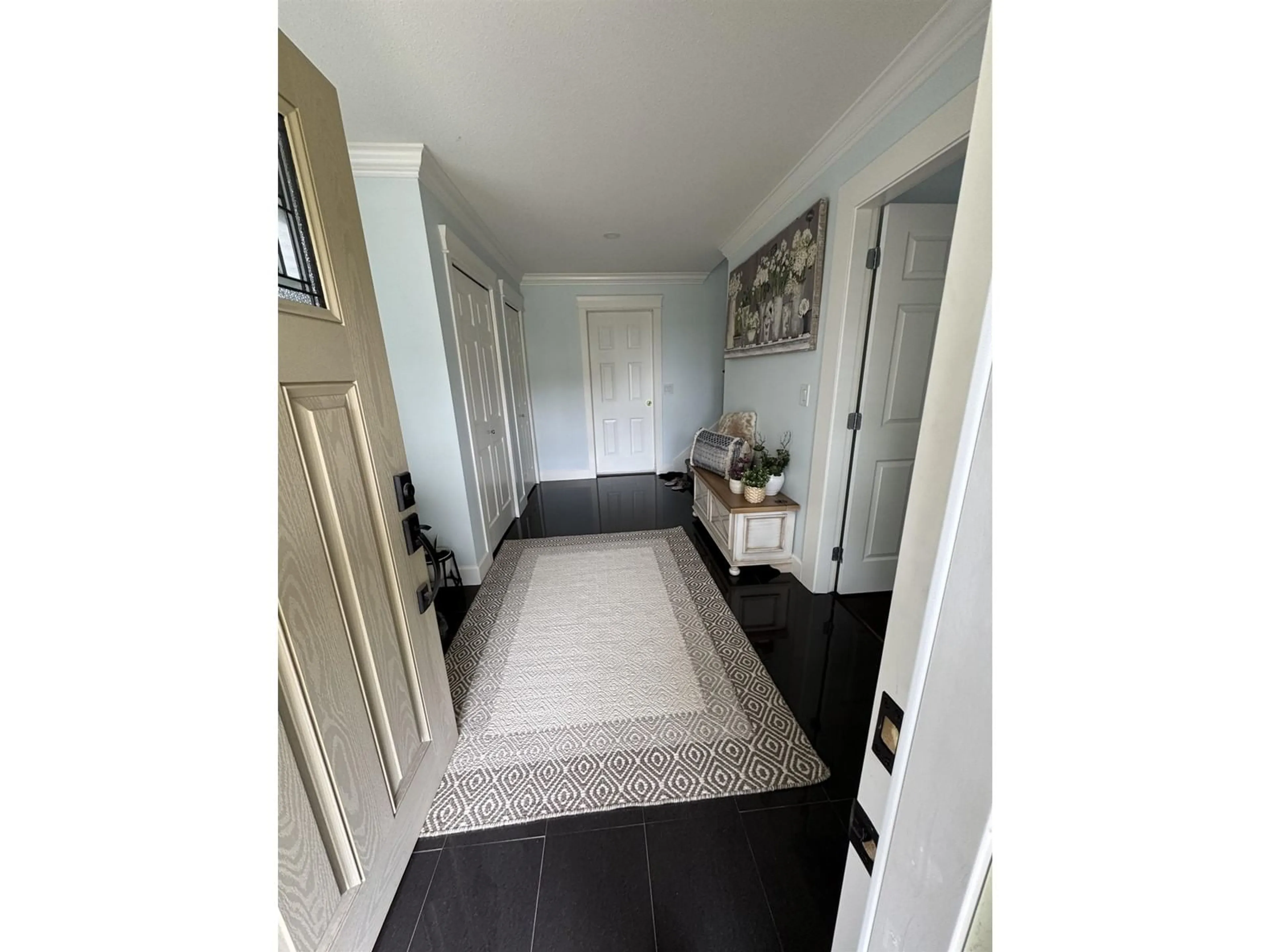 Indoor entryway for 31059 SOUTHERN, Abbotsford British Columbia V2T5K3