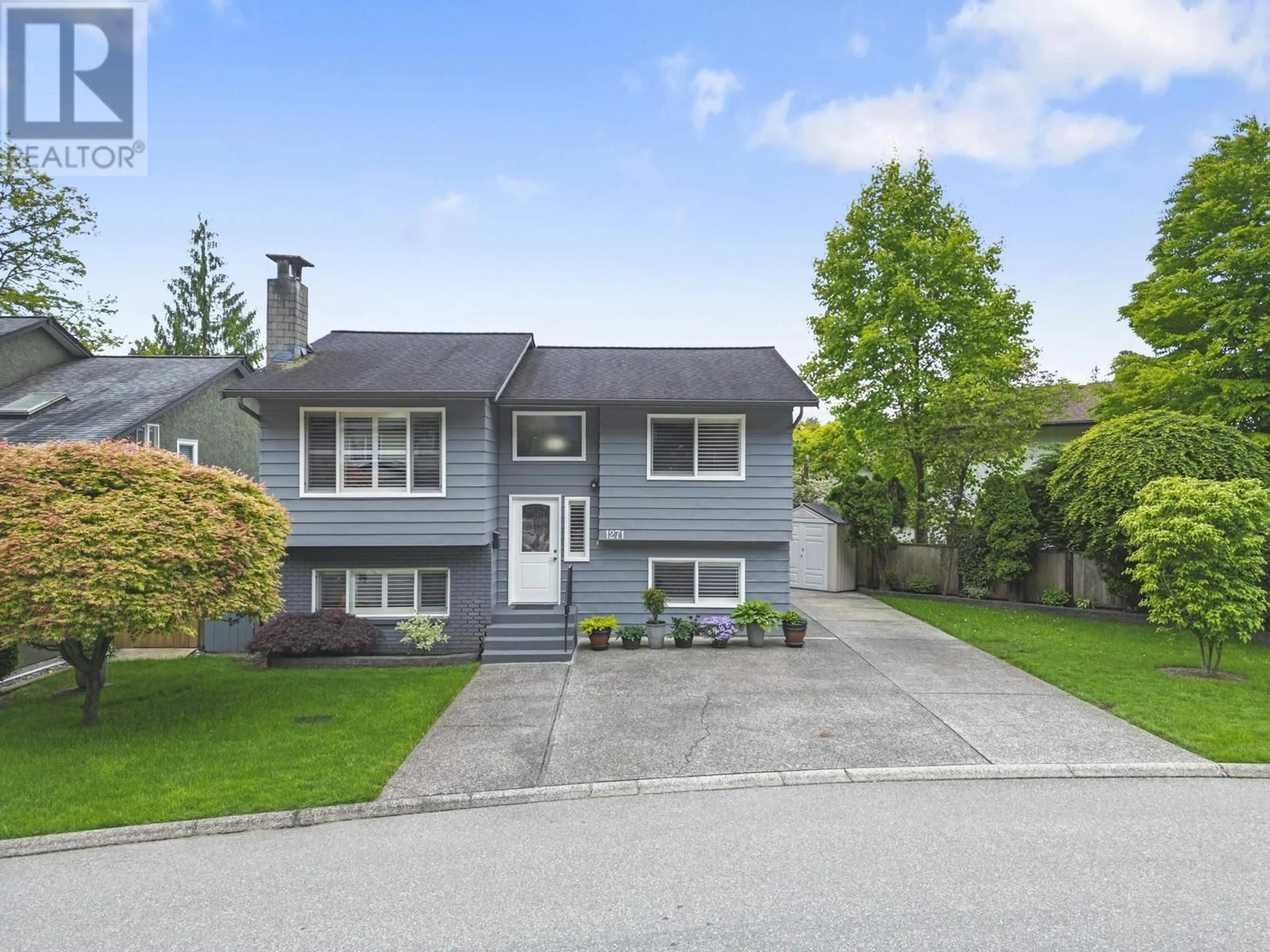 Home with vinyl exterior material, street for 1271 BLUFF DRIVE, Coquitlam British Columbia V3E1R1