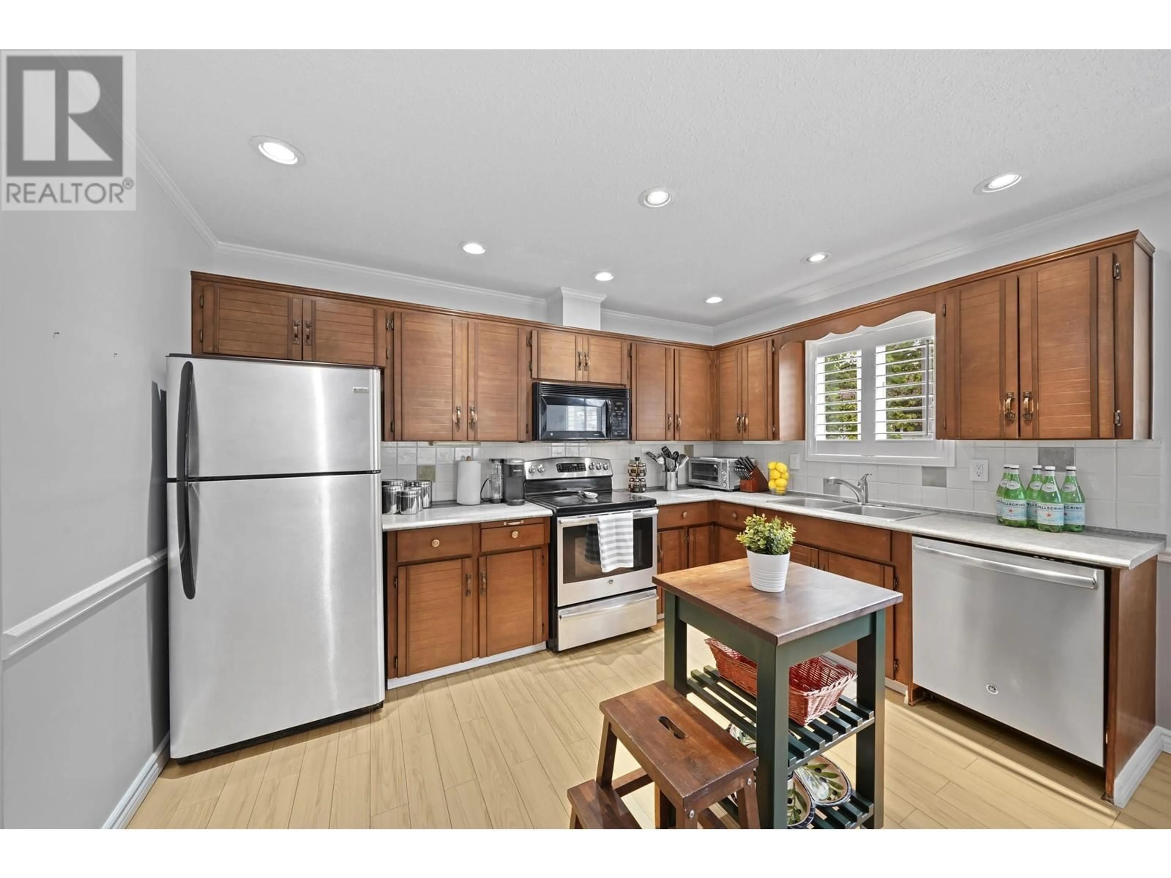 Open concept kitchen, unknown for 1271 BLUFF DRIVE, Coquitlam British Columbia V3E1R1