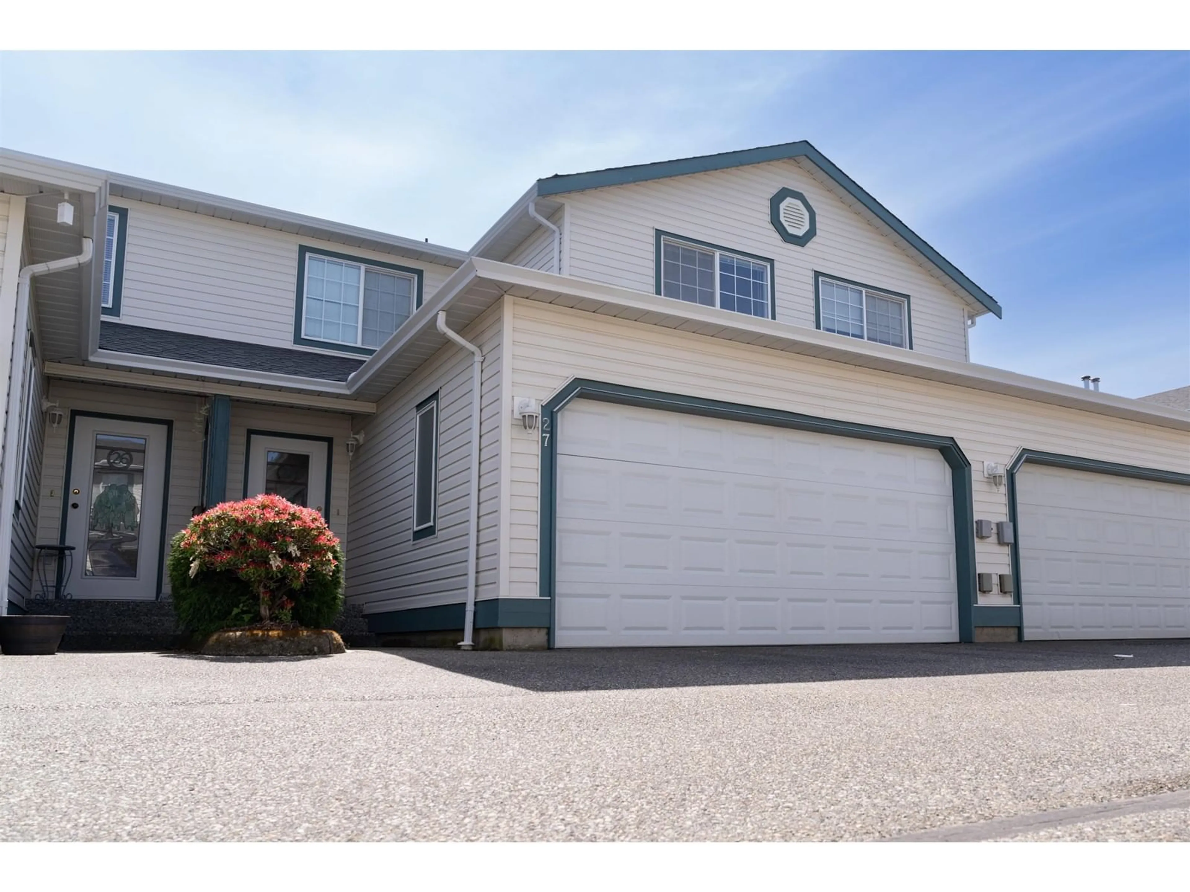 Home with vinyl exterior material, street for 27 - 6434 VEDDER ROAD, Chilliwack British Columbia V2R3V7