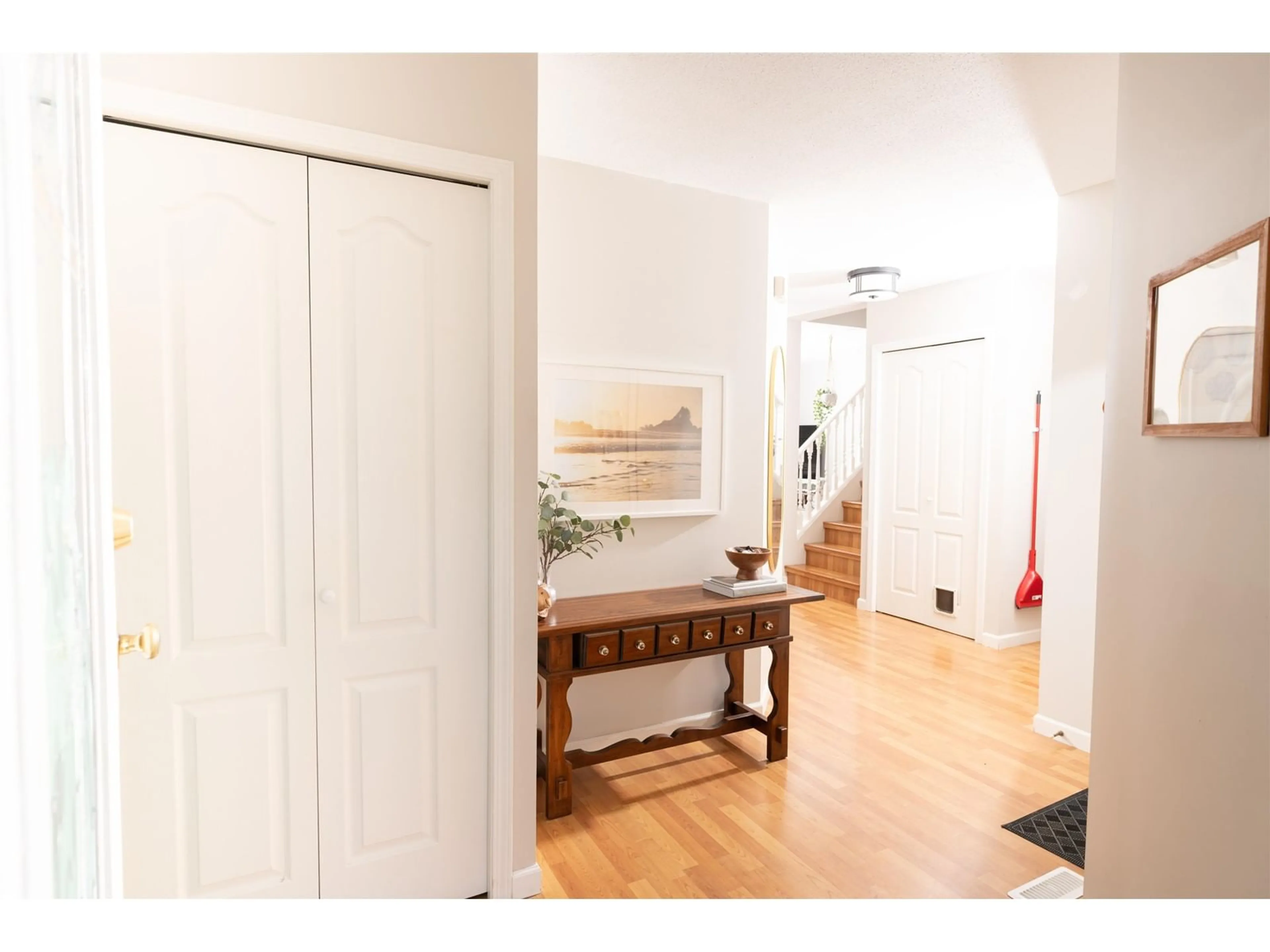Indoor entryway for 27 - 6434 VEDDER ROAD, Chilliwack British Columbia V2R3V7