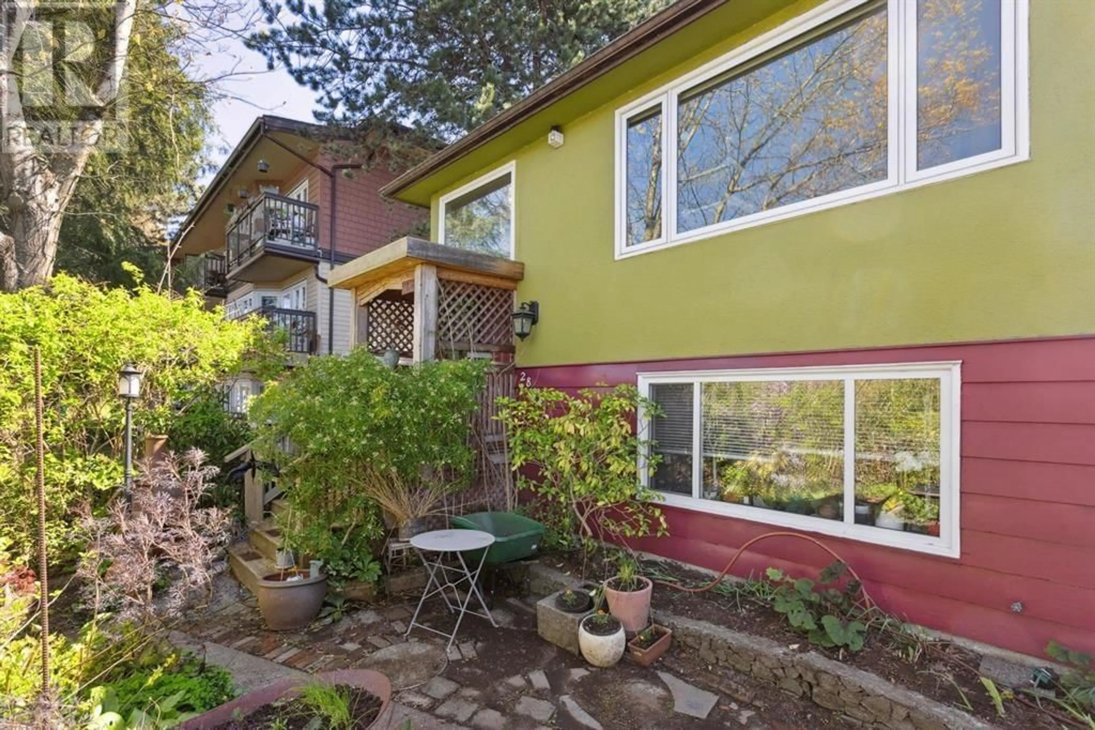 Unknown for 2884 22ND AVENUE, Vancouver British Columbia V5M2Y2
