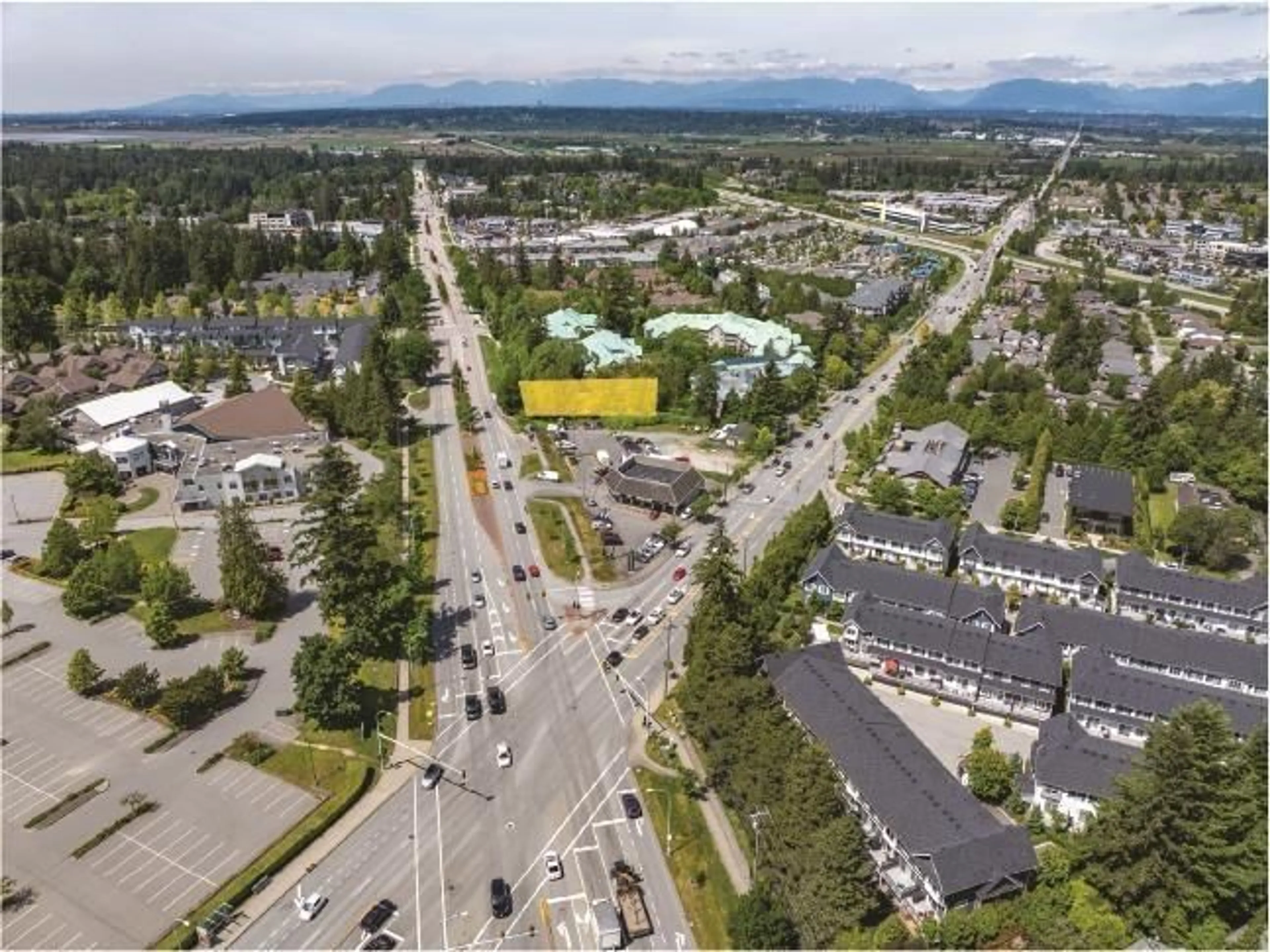 A pic from outside/outdoor area/front of a property/back of a property/a pic from drone, mountain view for 2812 KING GEORGE, Surrey British Columbia V4P1A2