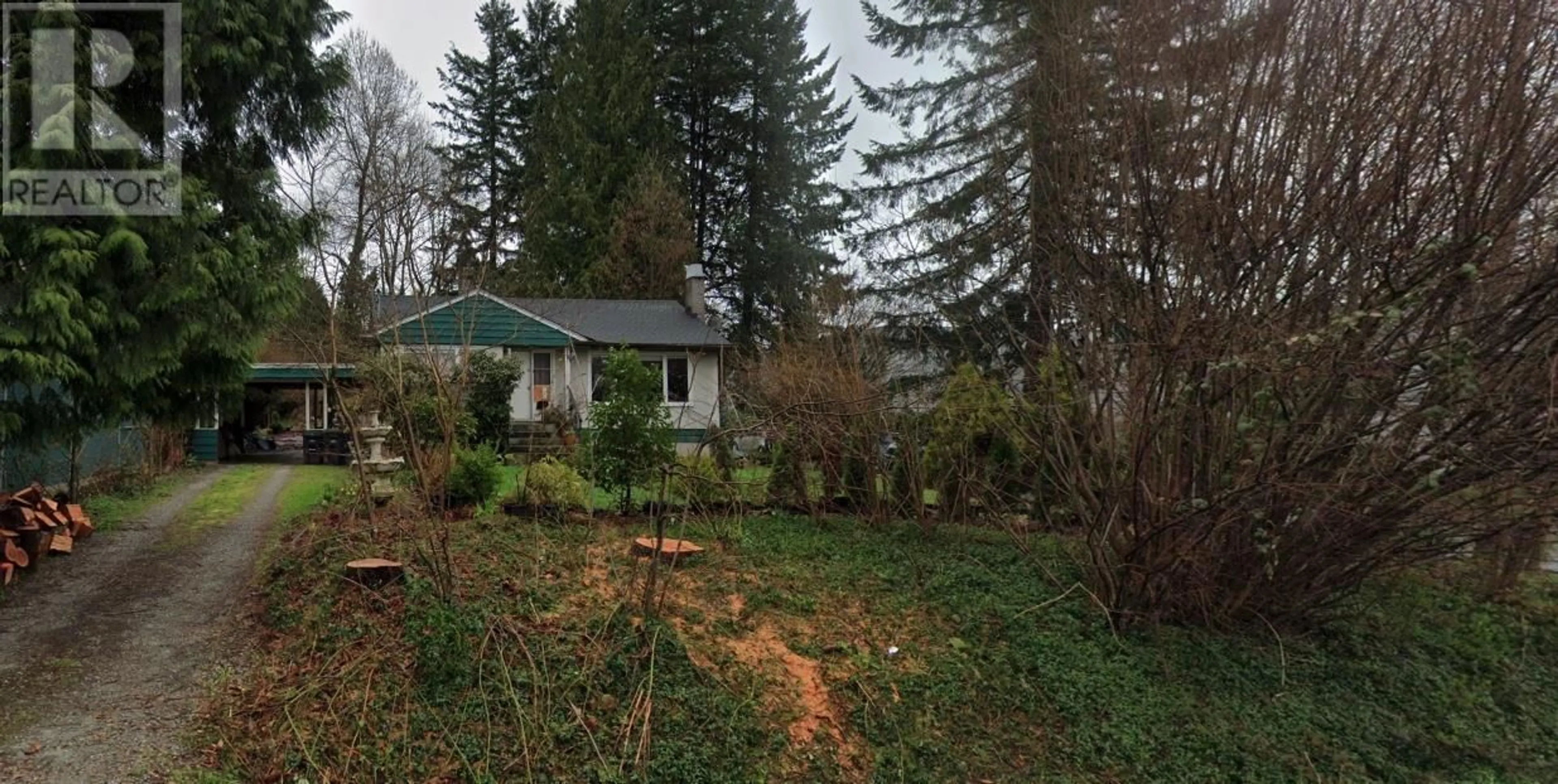 A pic from outside/outdoor area/front of a property/back of a property/a pic from drone, street for 3968 PHILLIPS AVENUE, Burnaby British Columbia V5A2X2