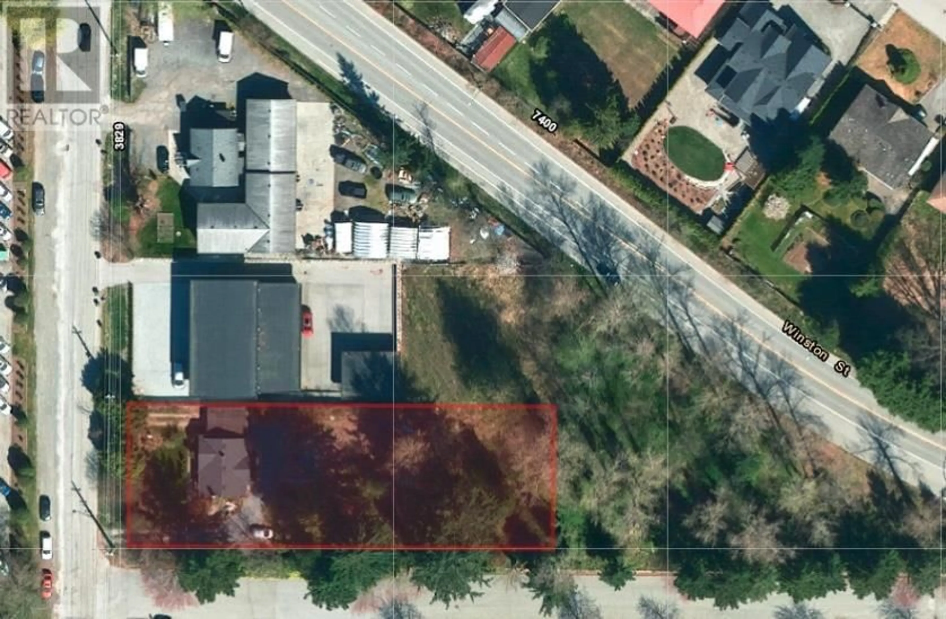 A pic from outside/outdoor area/front of a property/back of a property/a pic from drone, street for 3968 PHILLIPS AVENUE, Burnaby British Columbia V5A2X2