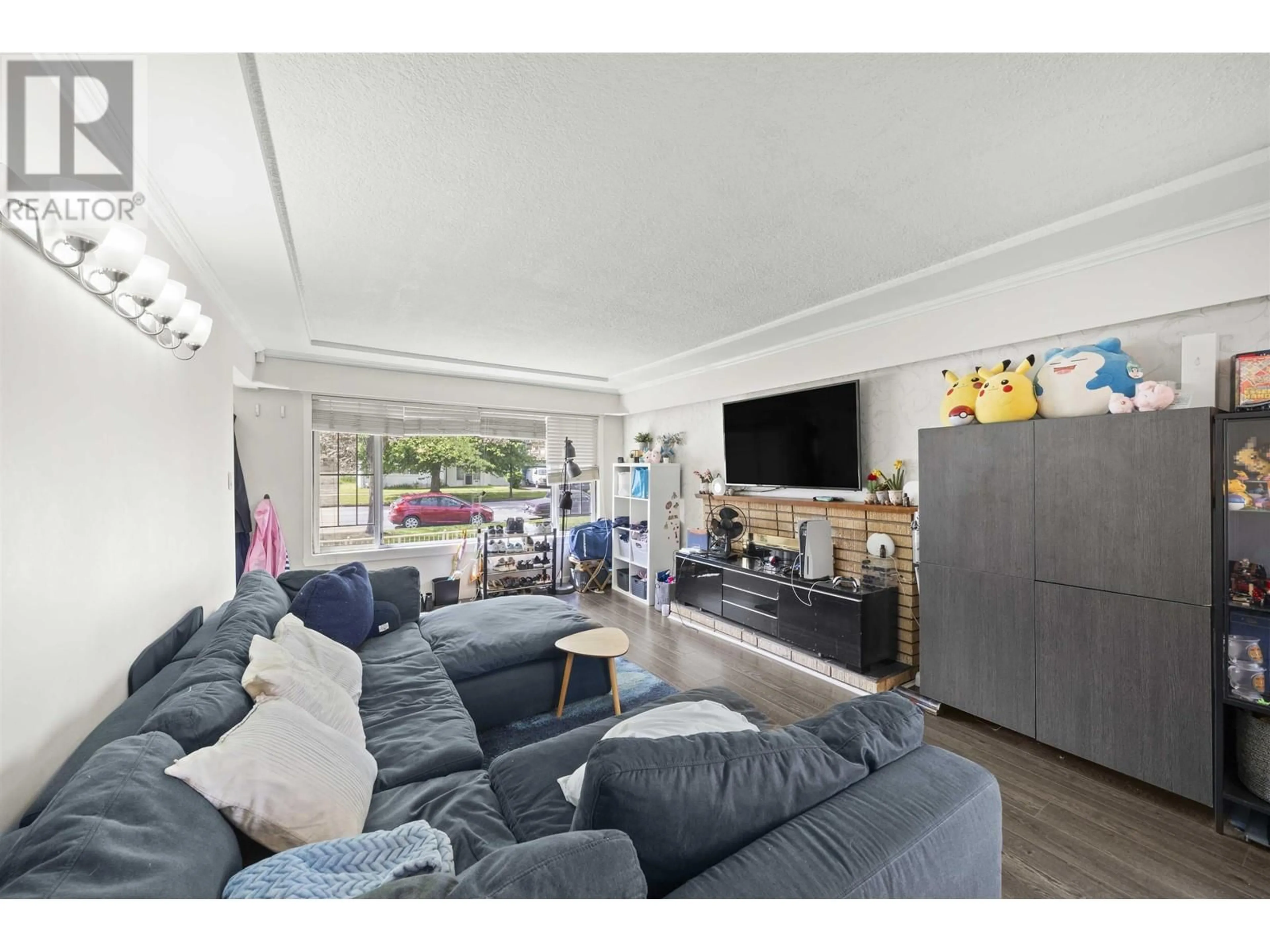 Unknown for 3097 E 22ND AVENUE, Vancouver British Columbia V5M2Y5