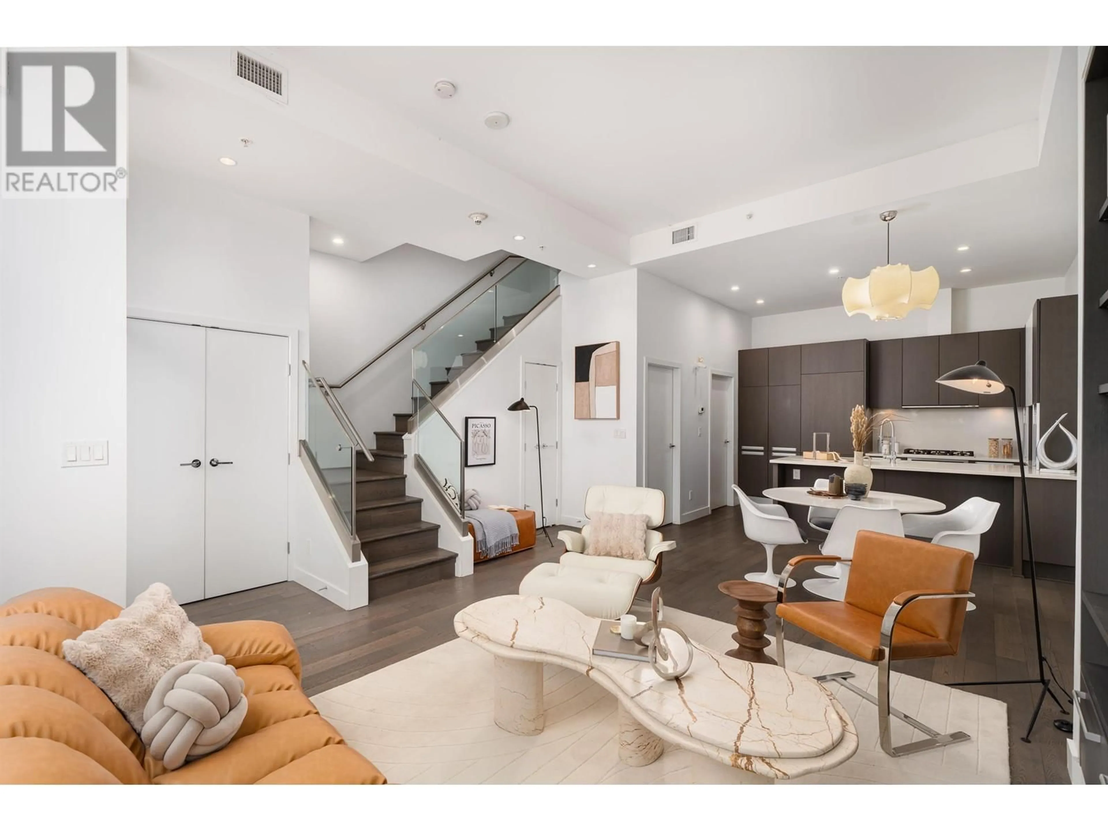 Unknown for 232 1ST AVENUE, Vancouver British Columbia V5Y3T2
