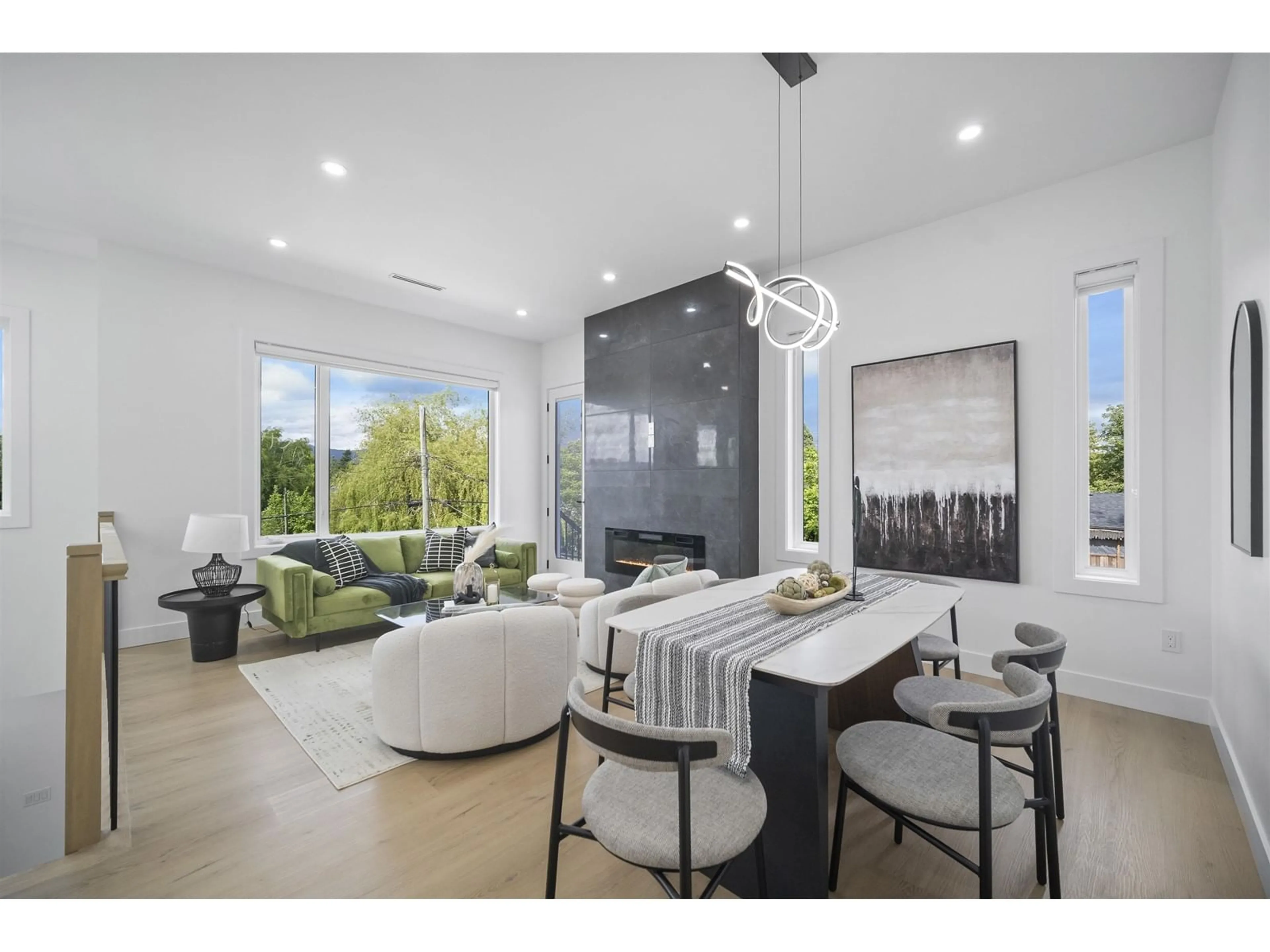 Open concept kitchen, unknown for 12644 113B, Surrey British Columbia V3V3M9