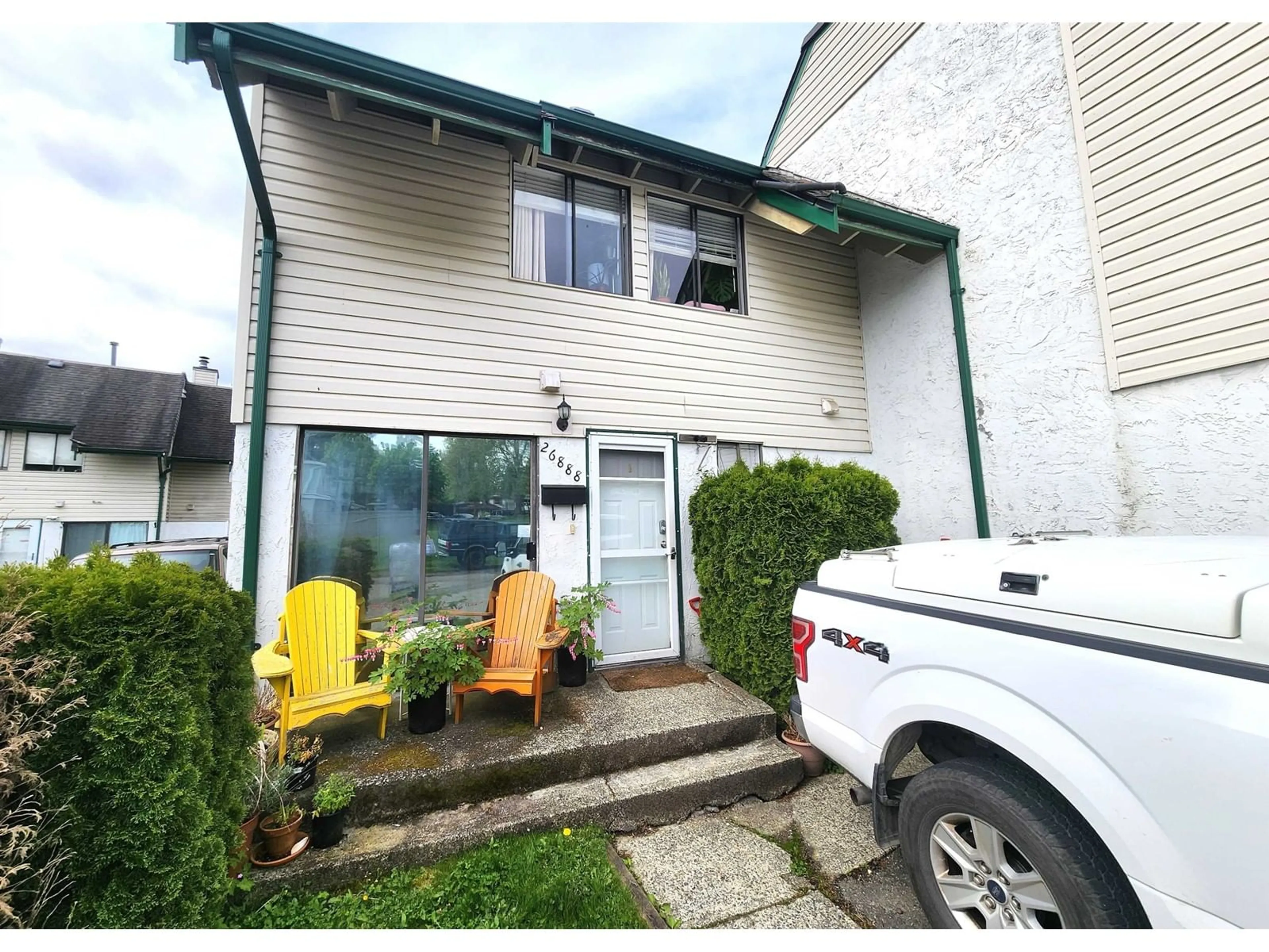 Patio, street for 26888 32, Langley British Columbia V4W3L5
