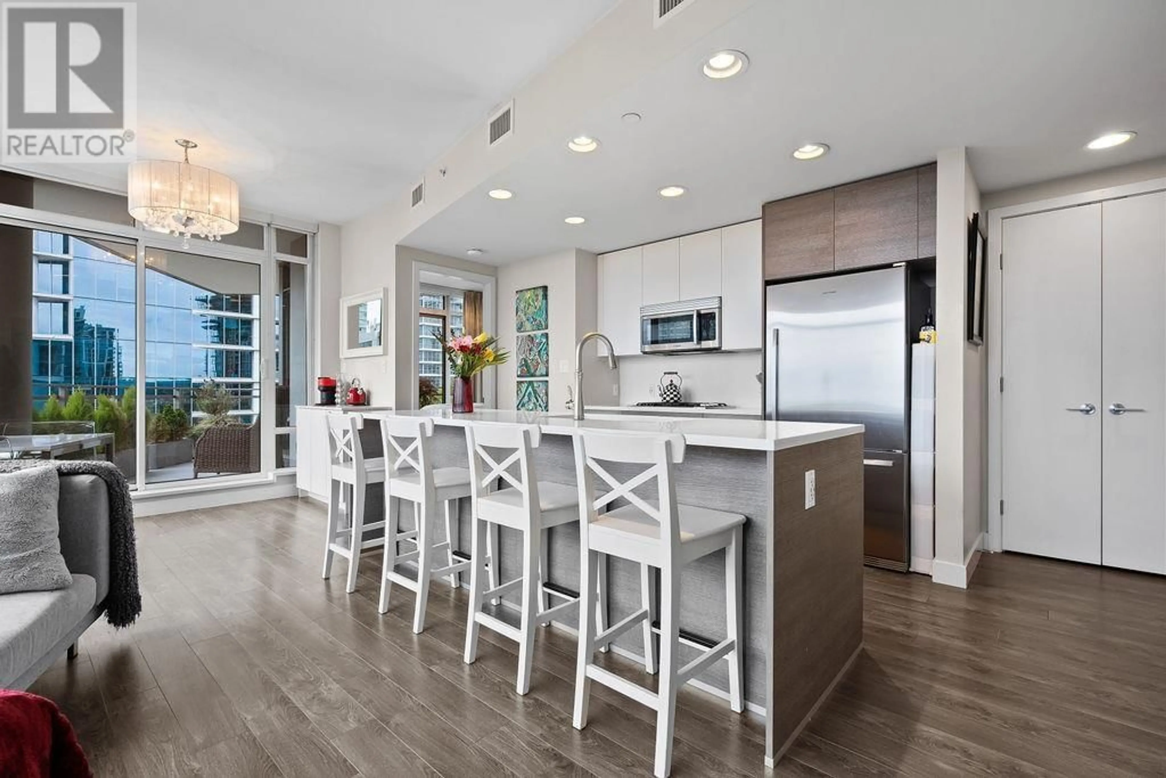 Open concept kitchen, unknown for 702 - 2008 ROSSER AVENUE, Burnaby British Columbia V5C0H8