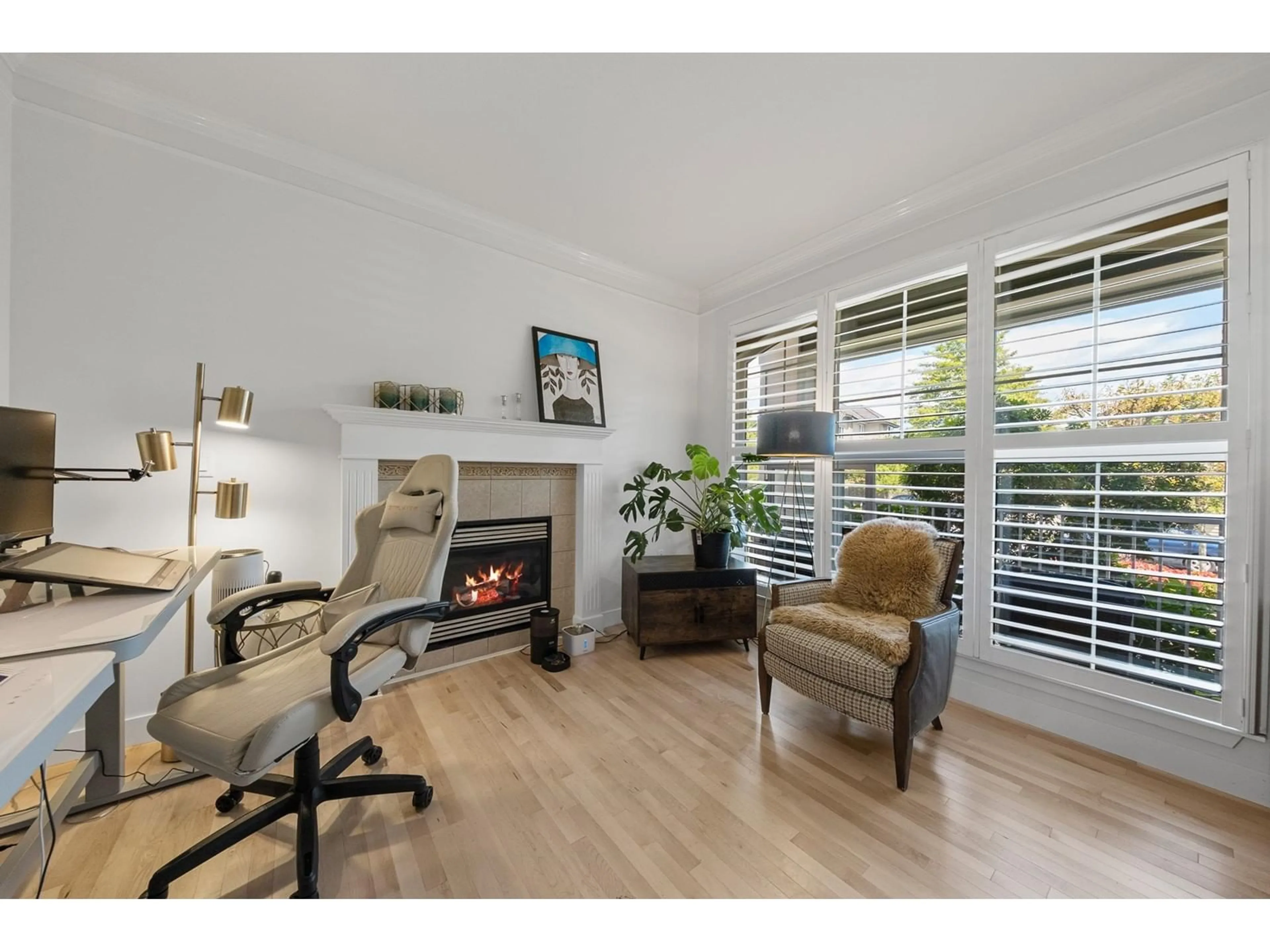 Living room with furniture, wood/laminate floor for 3311 155B, Surrey British Columbia V3Z0K5