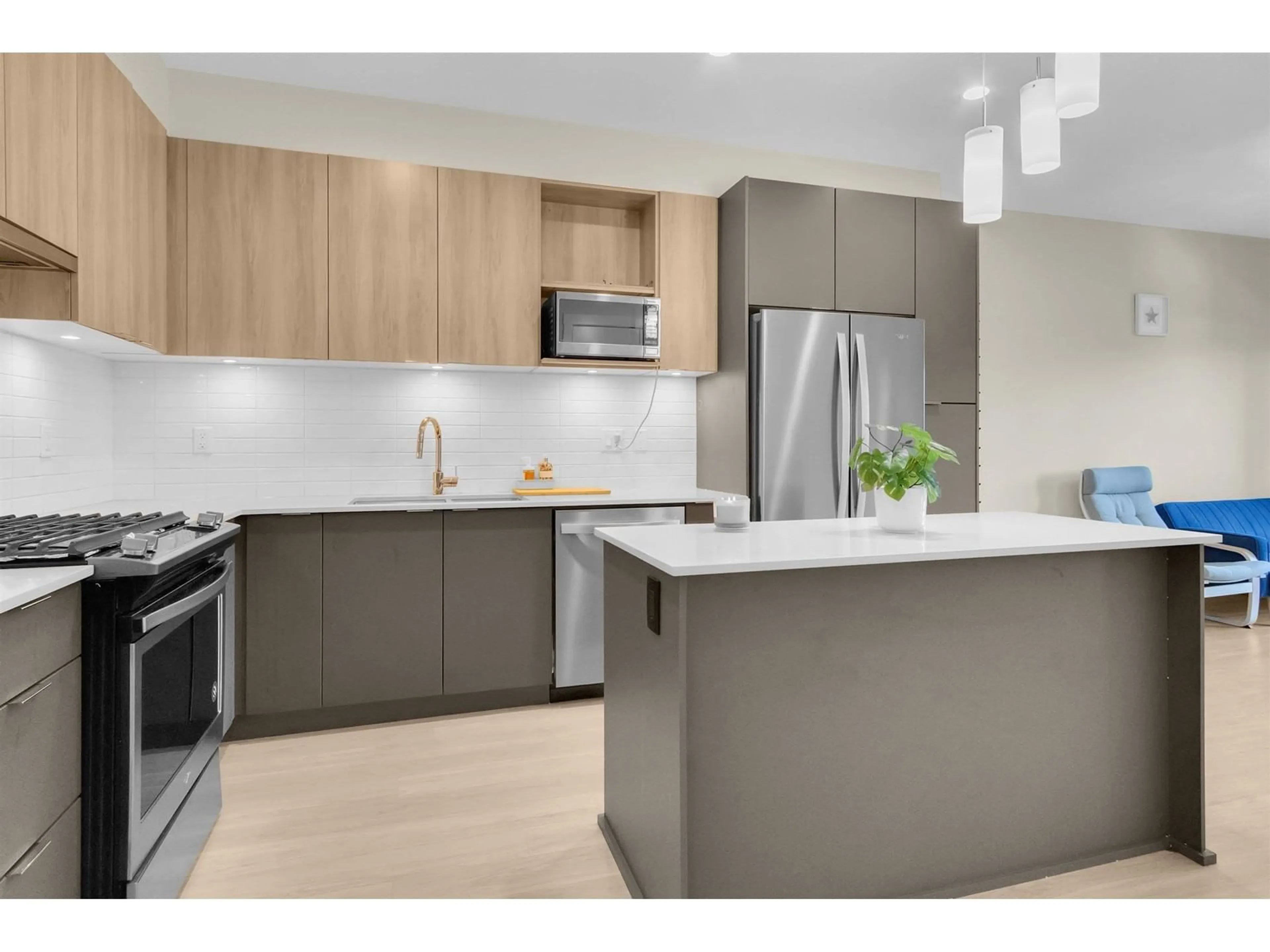 Open concept kitchen, unknown for 211 - 6950 NICHOLSON, Delta British Columbia V4E0A8