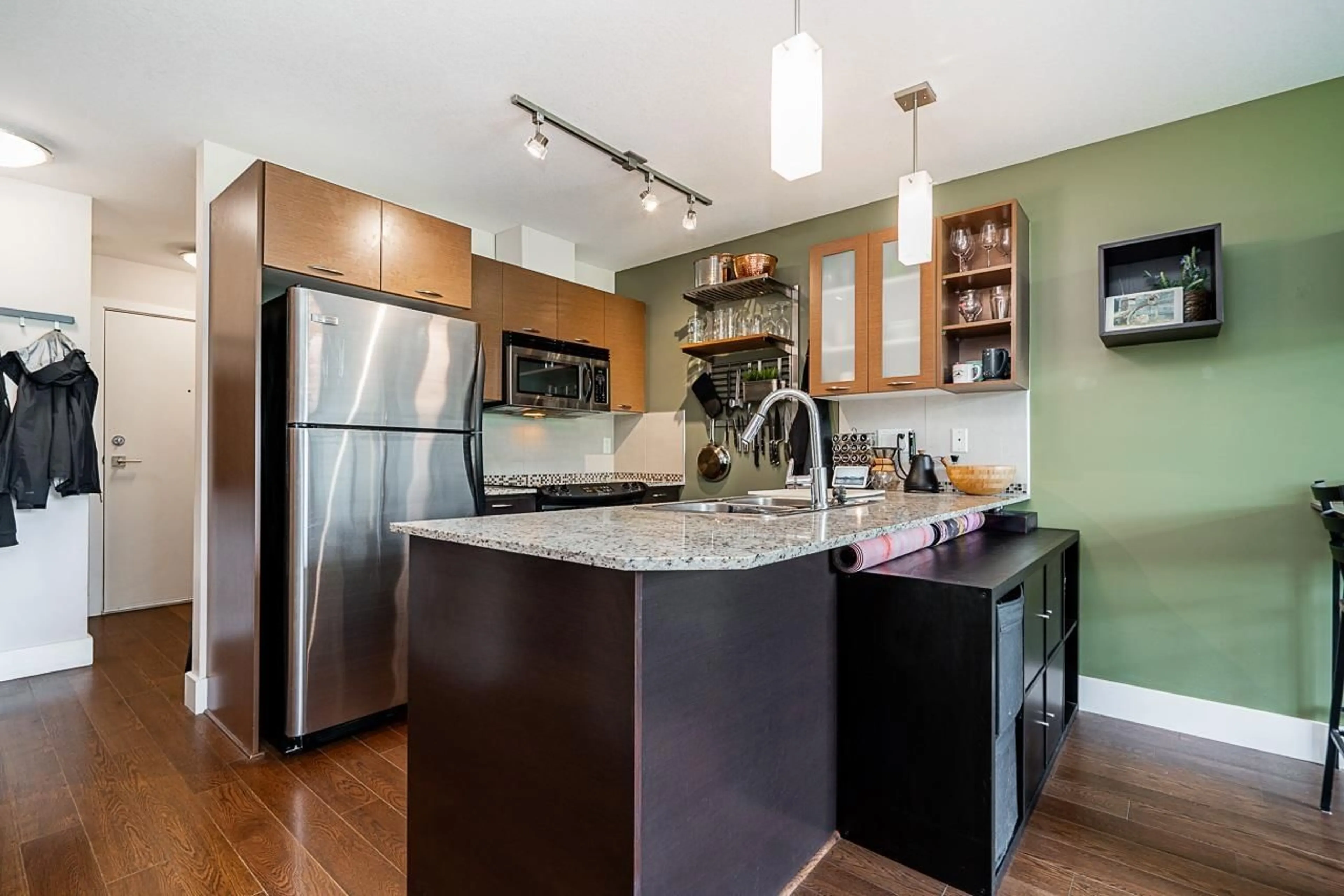 Open concept kitchen, unknown for 406 - 2233 MCKENZIE, Abbotsford British Columbia V2S4A1