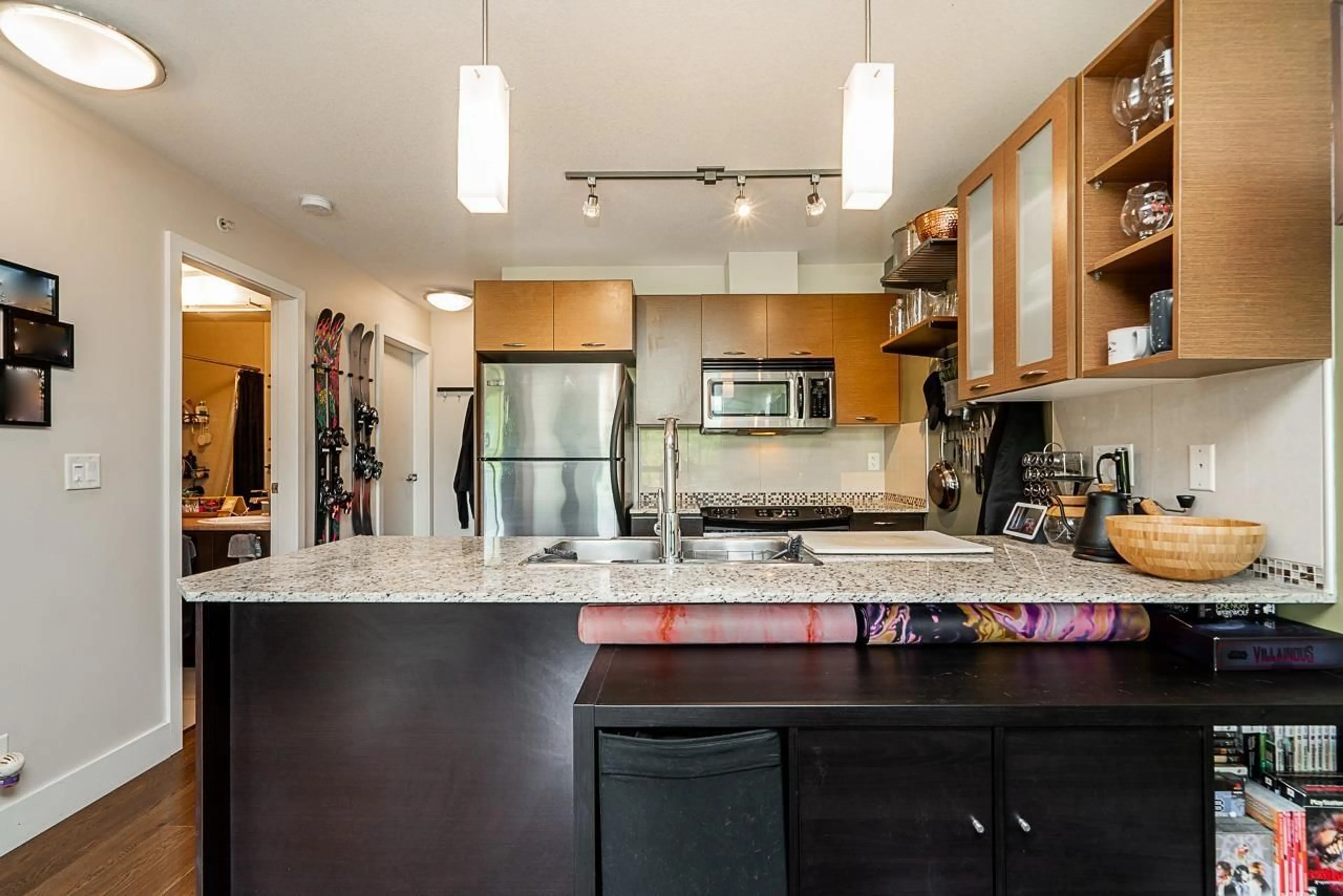 Open concept kitchen, unknown for 406 - 2233 MCKENZIE, Abbotsford British Columbia V2S4A1