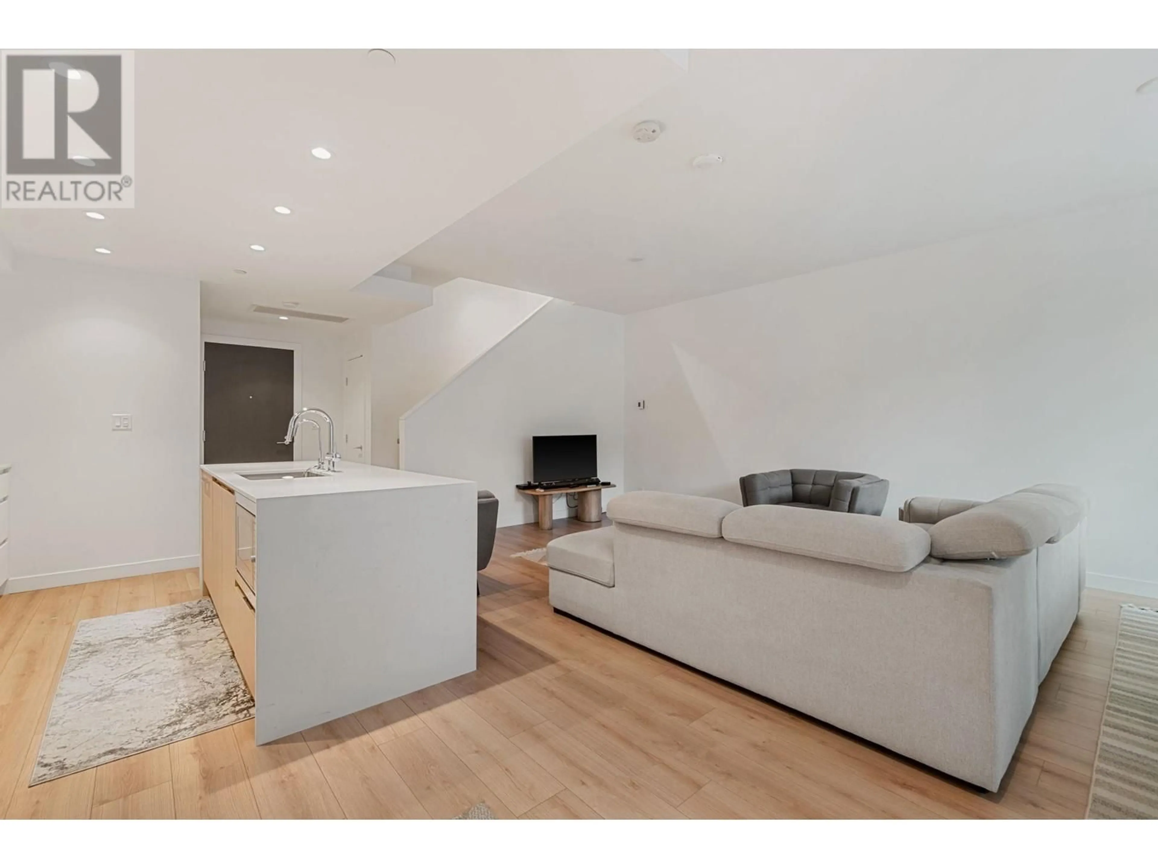 Unknown for 103 - 1500 FERN STREET, North Vancouver British Columbia V7J1H6