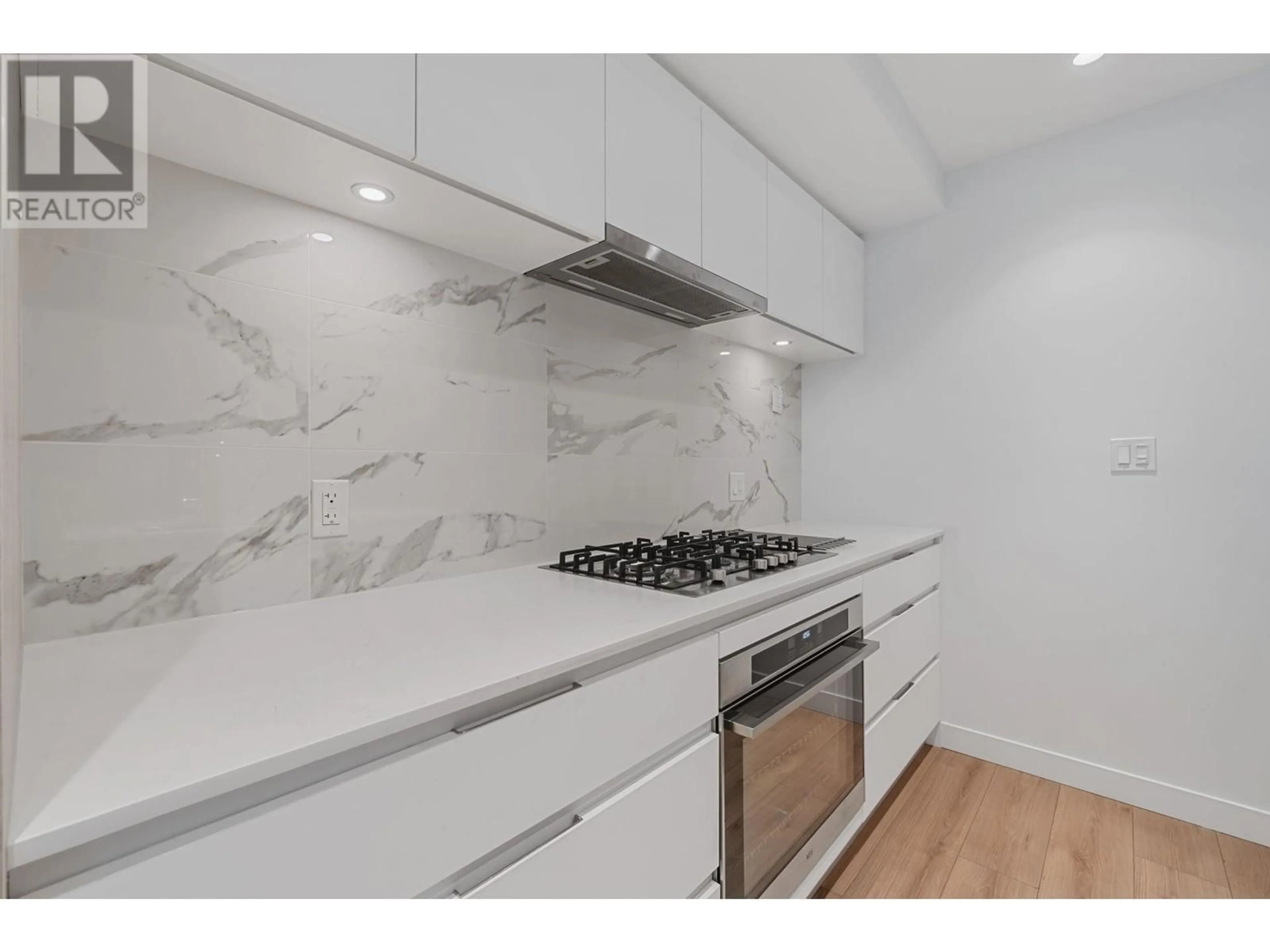 Standard kitchen, unknown for 103 - 1500 FERN STREET, North Vancouver British Columbia V7J1H6