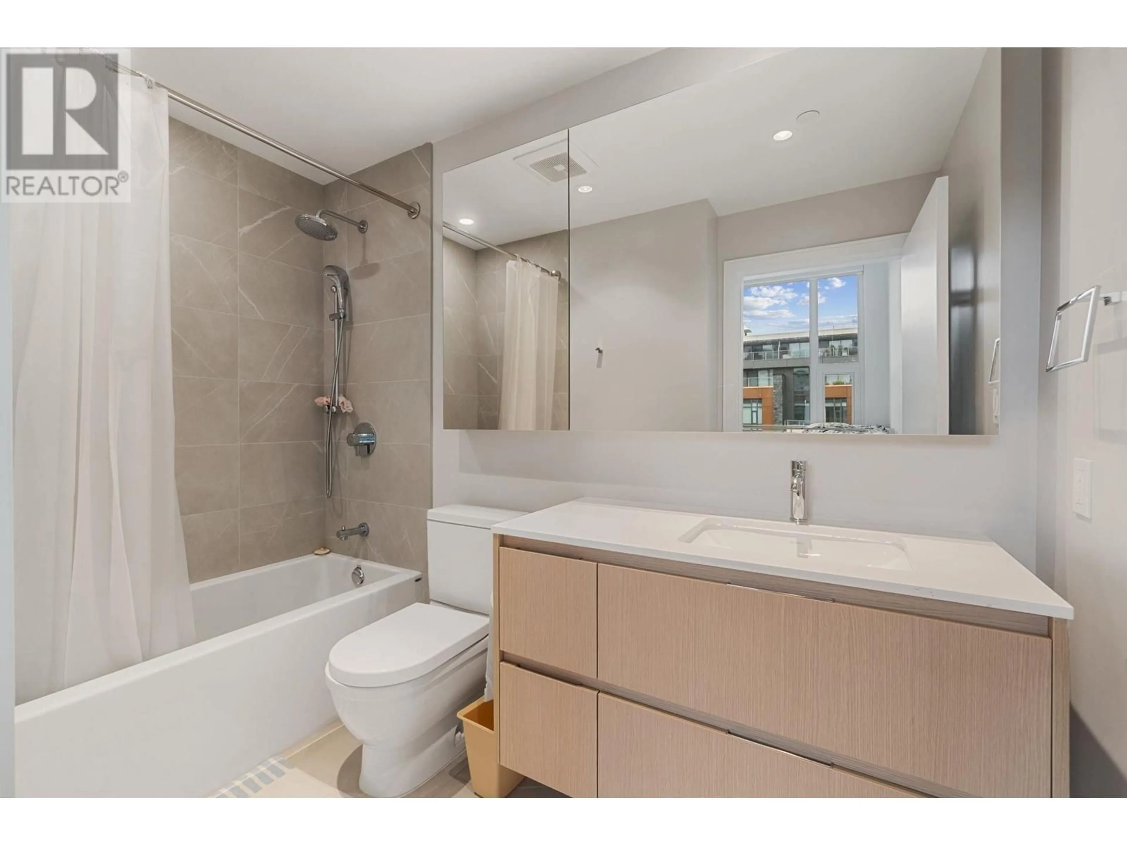 Standard bathroom, ceramic/tile floor for 103 - 1500 FERN STREET, North Vancouver British Columbia V7J1H6