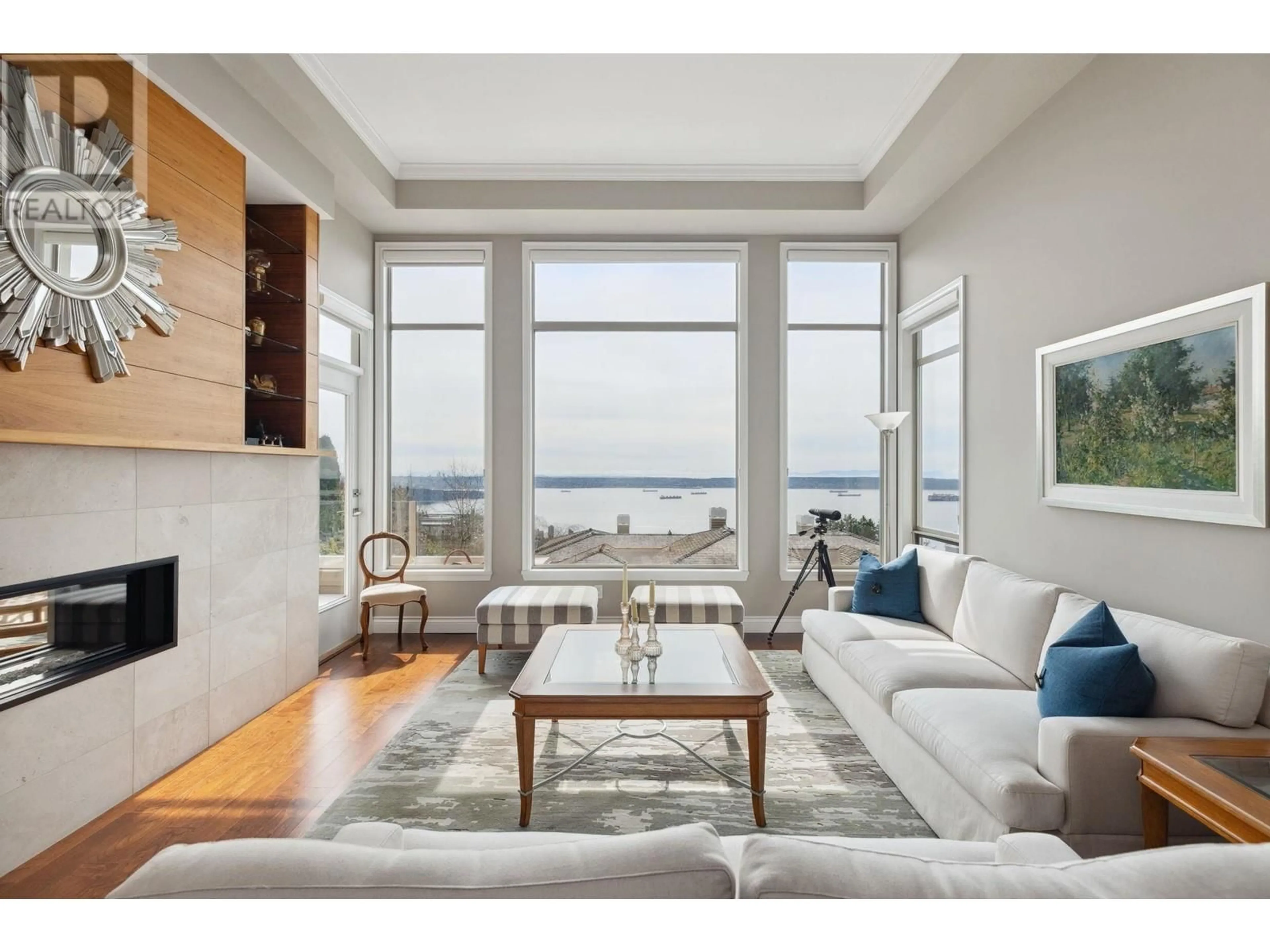 Living room with furniture, unknown for 2416 CARR LANE, West Vancouver British Columbia V7S3H5