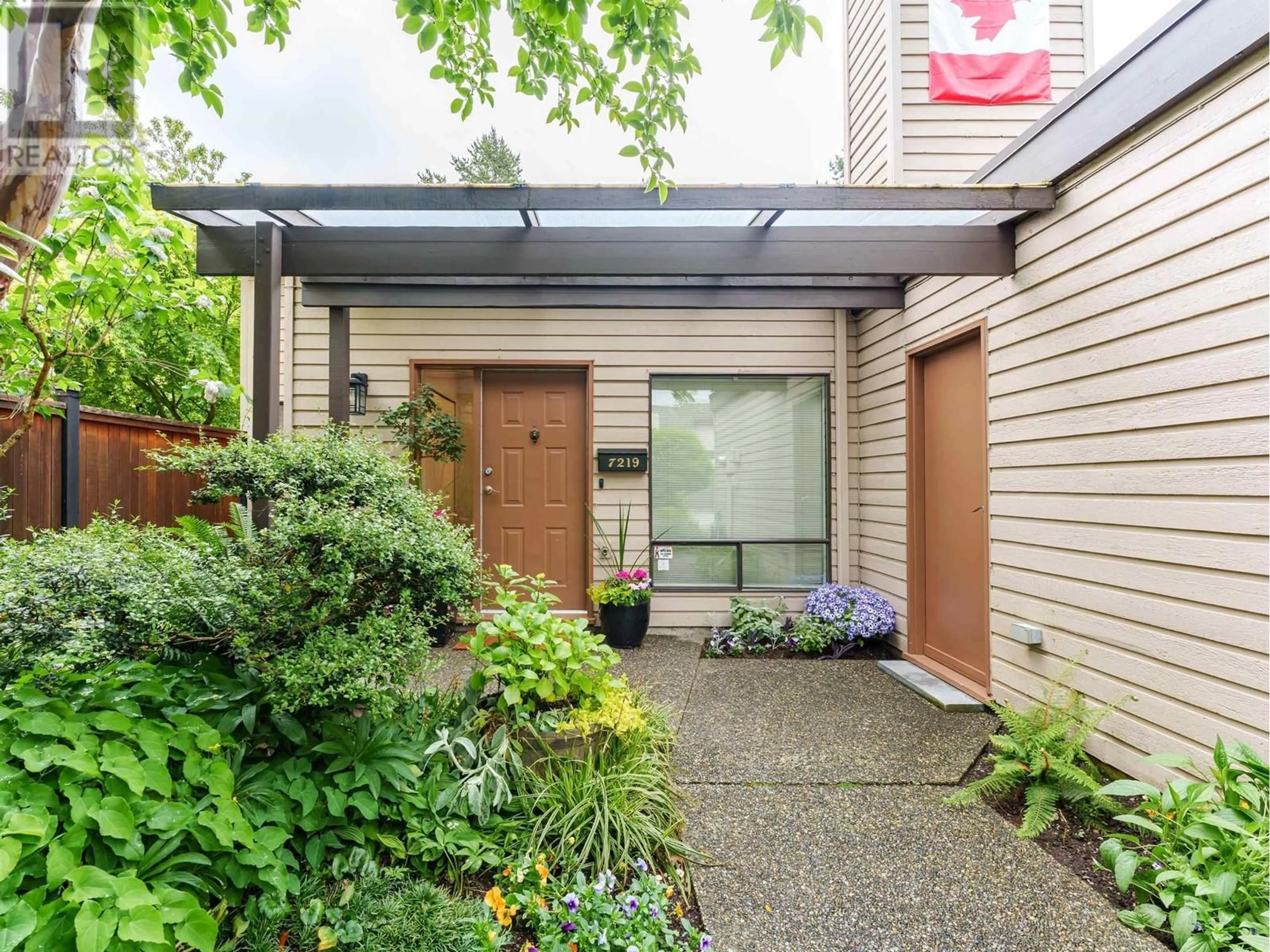 Indoor entryway for 7219 QUATSINO DRIVE, Vancouver British Columbia V5S4C2