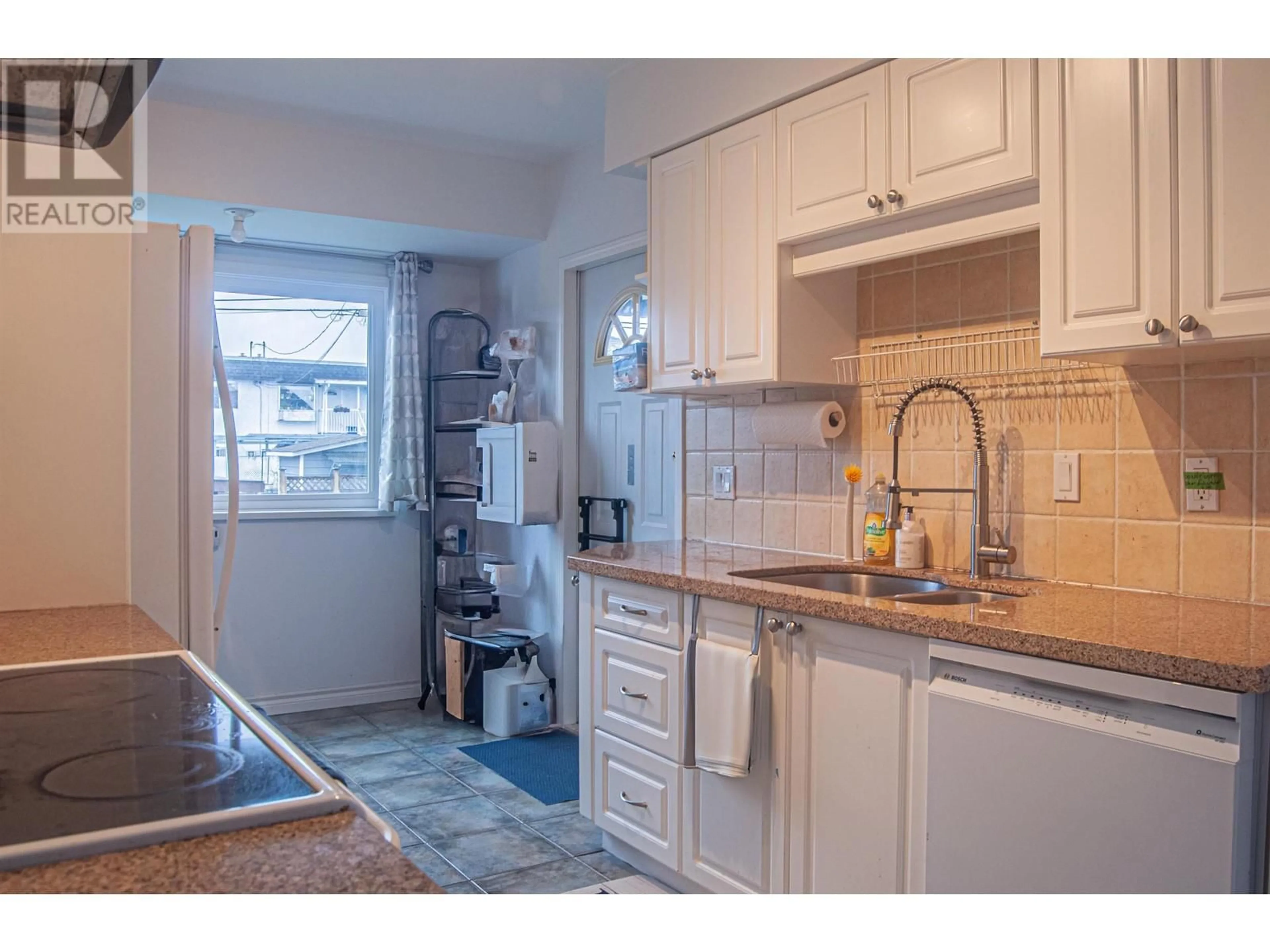 Standard kitchen, ceramic/tile floor for 3738 FOREST STREET, Burnaby British Columbia V5G1W6