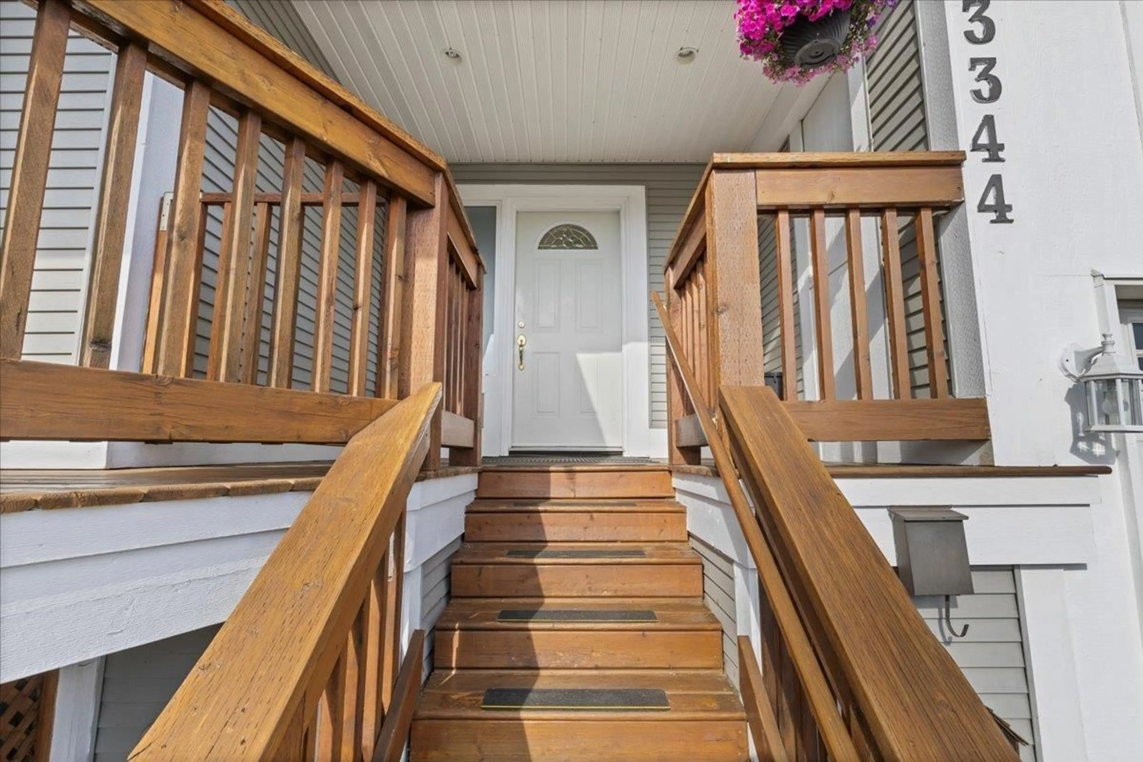 Unknown for 3344 OMINECA, Abbotsford British Columbia V2S8K9