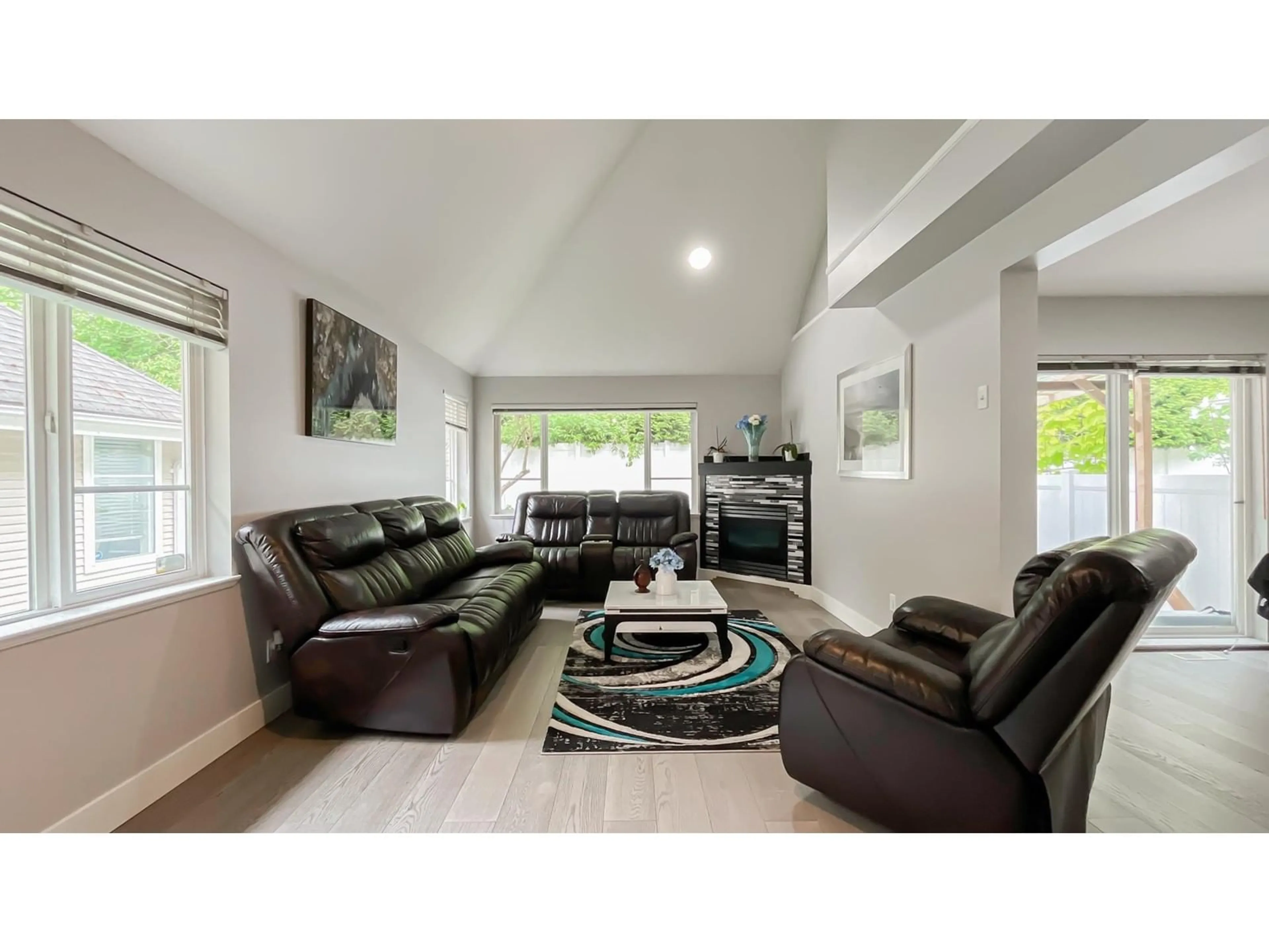 Living room with furniture, unknown for 40 - 13918 58, Surrey British Columbia V3X3N8