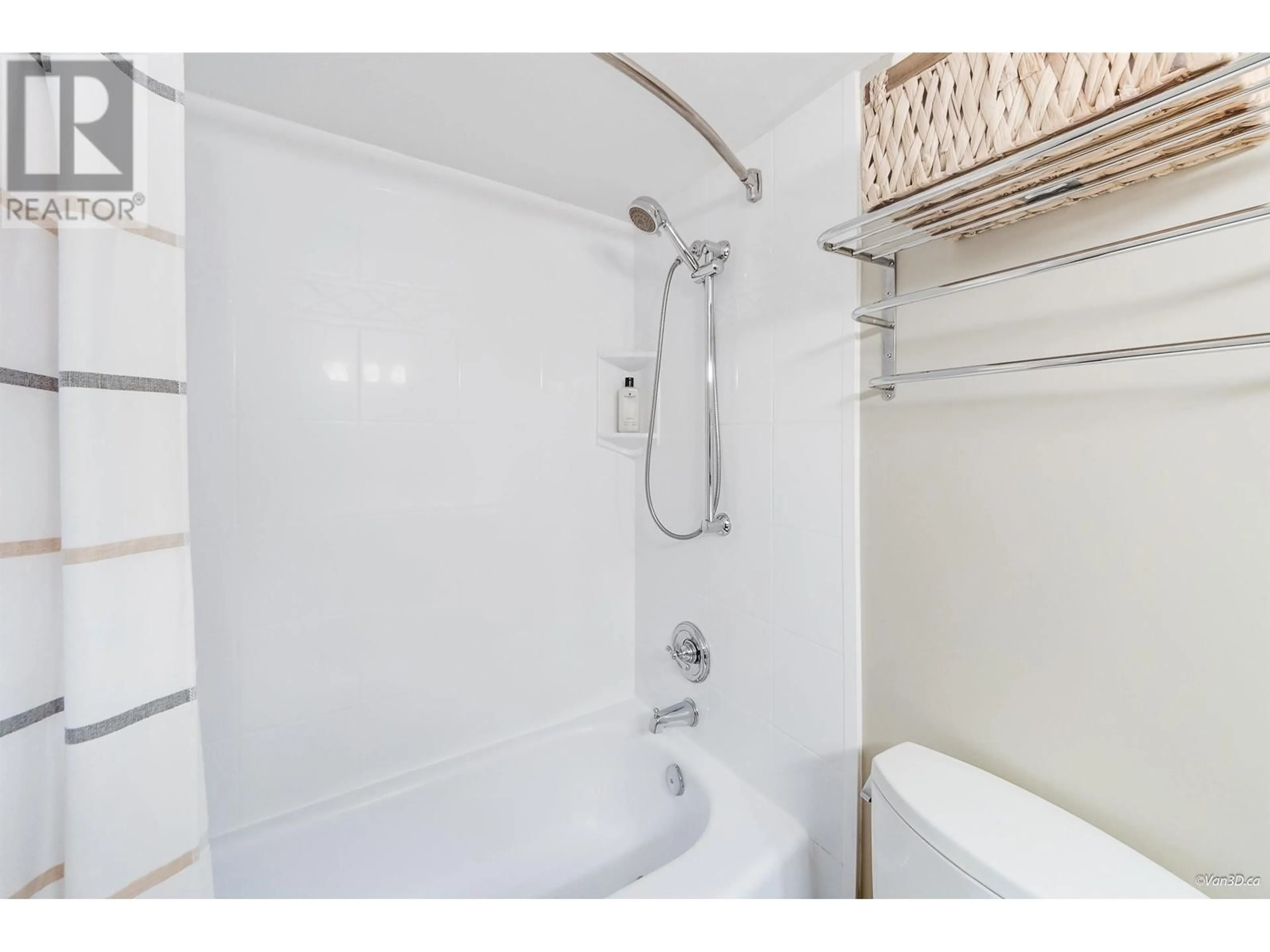Standard bathroom, ceramic/tile floor for 112 - 550 6TH AVENUE, Vancouver British Columbia V5T4H2