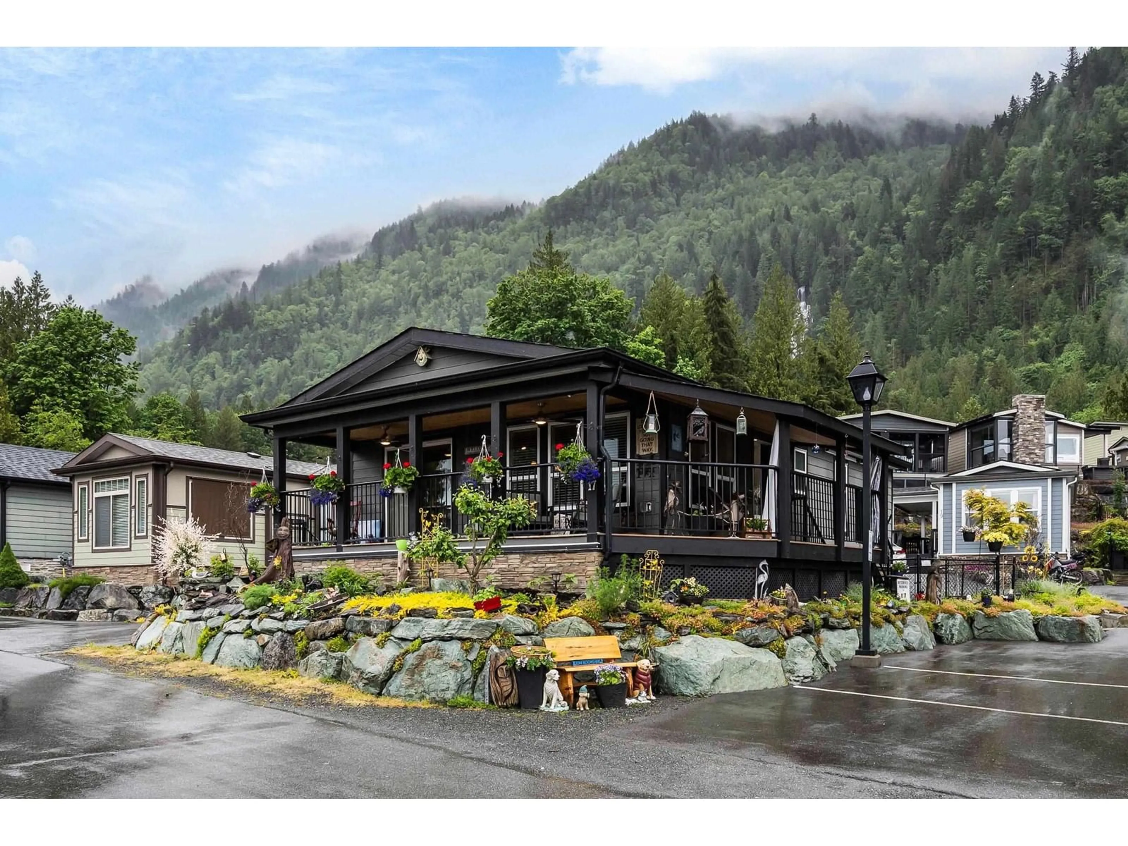 Patio, mountain view for 17 - 53480 BRIDAL FALLS ROAD, Rosedale British Columbia V0X1X1