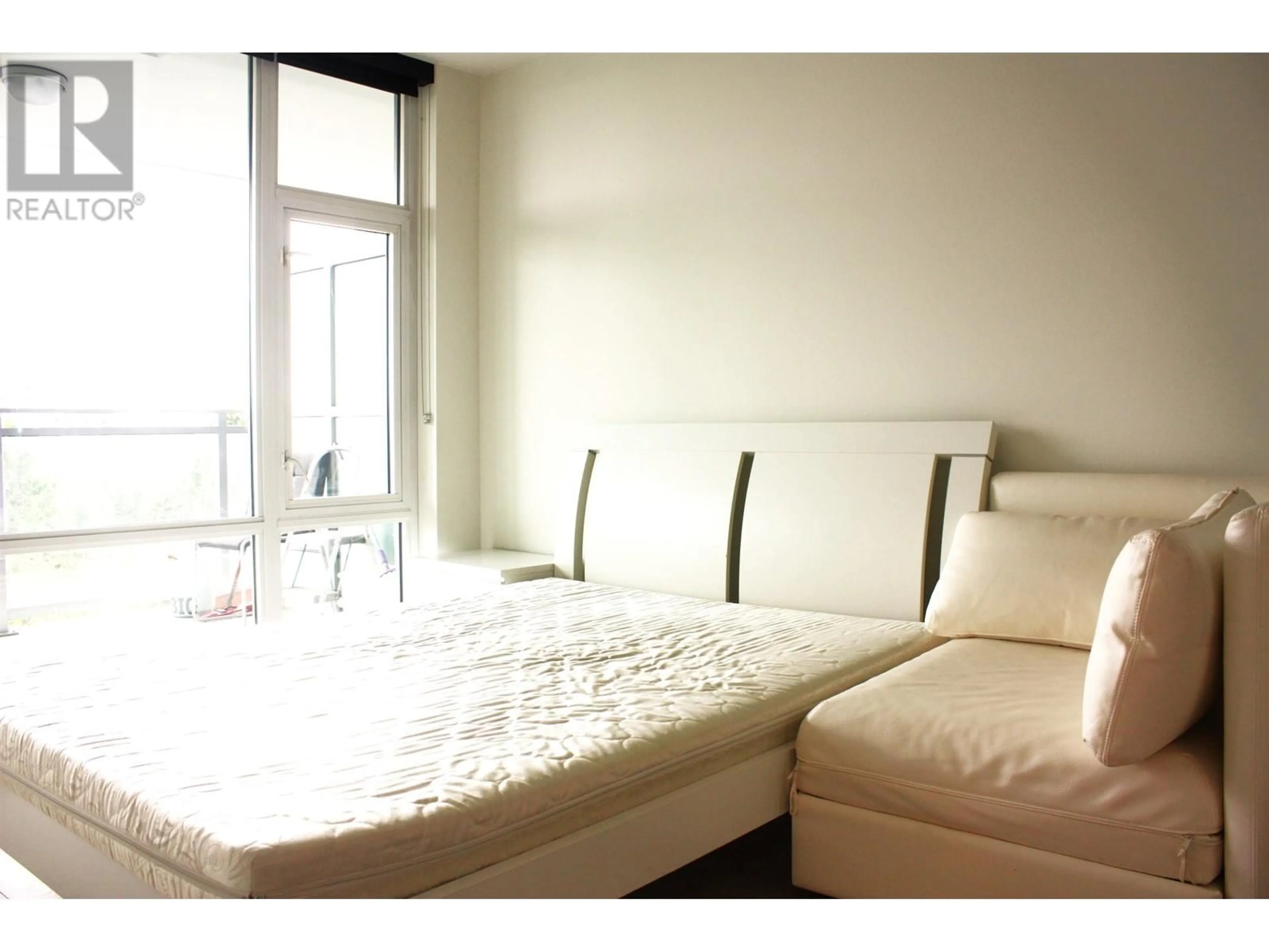 Bedroom with bed, unknown for 920 - 8800 HAZELBRIDGE WAY, Richmond British Columbia V6X0S3
