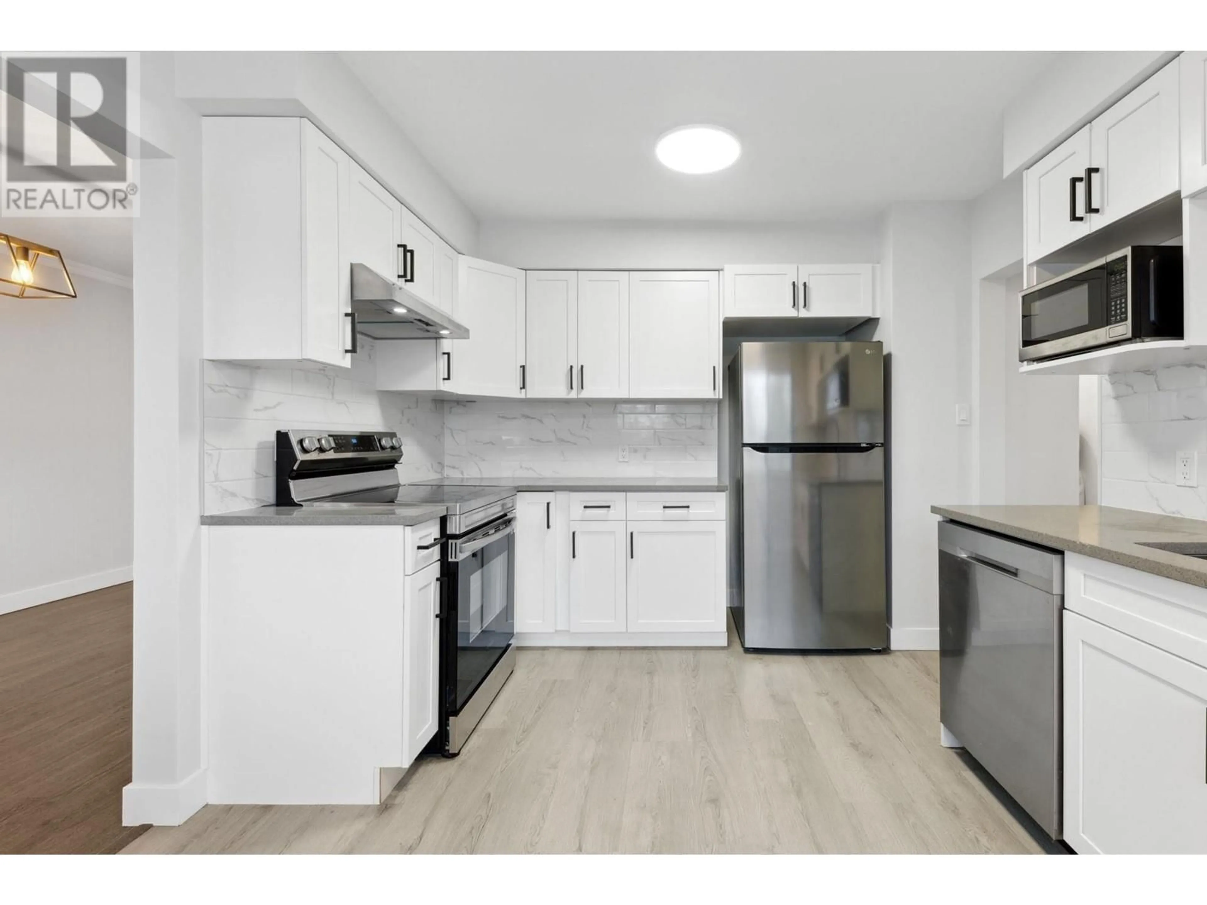 Standard kitchen, unknown for 6365 ASHWORTH PLACE, Burnaby British Columbia V5E3V2