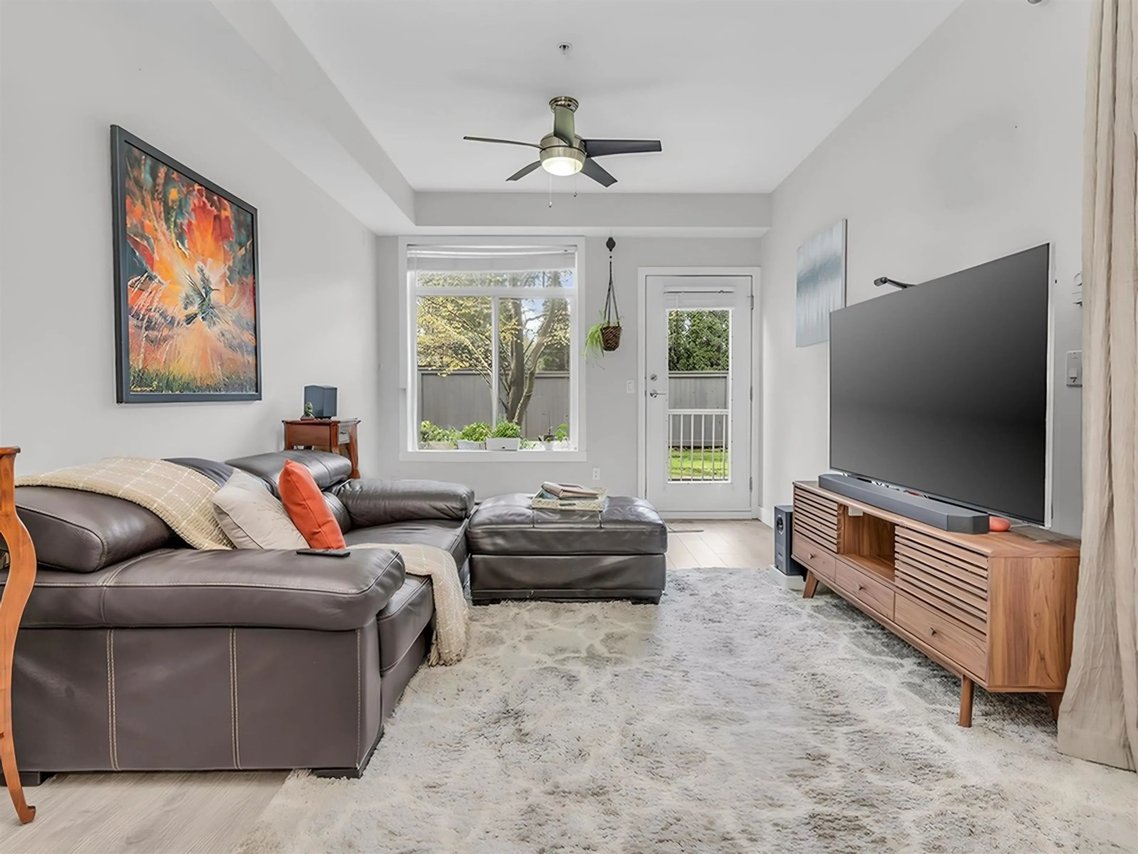 Living room with furniture, unknown for 112 - 13277 108, Surrey British Columbia V3T0A9