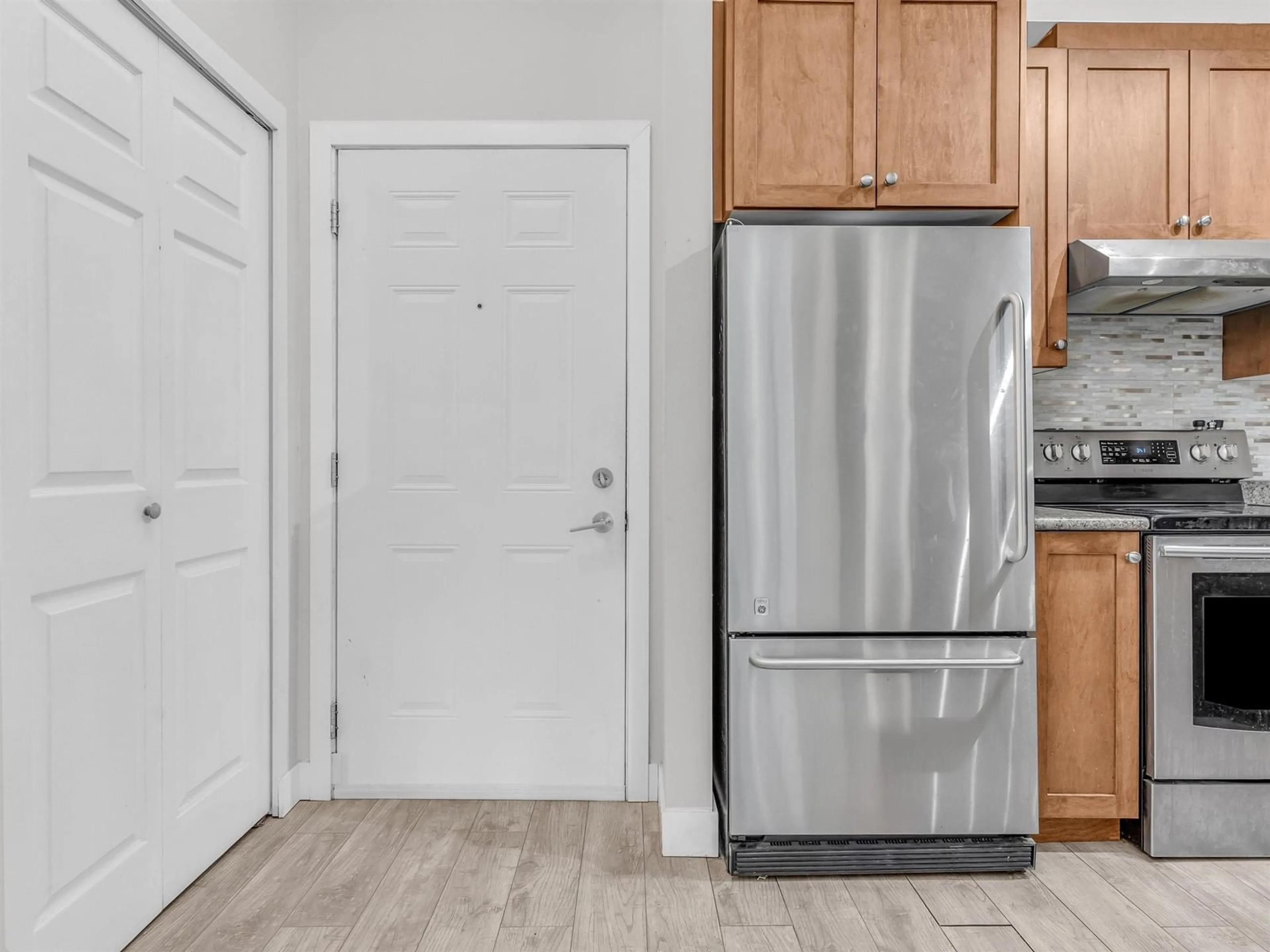 Standard kitchen, unknown for 112 - 13277 108, Surrey British Columbia V3T0A9