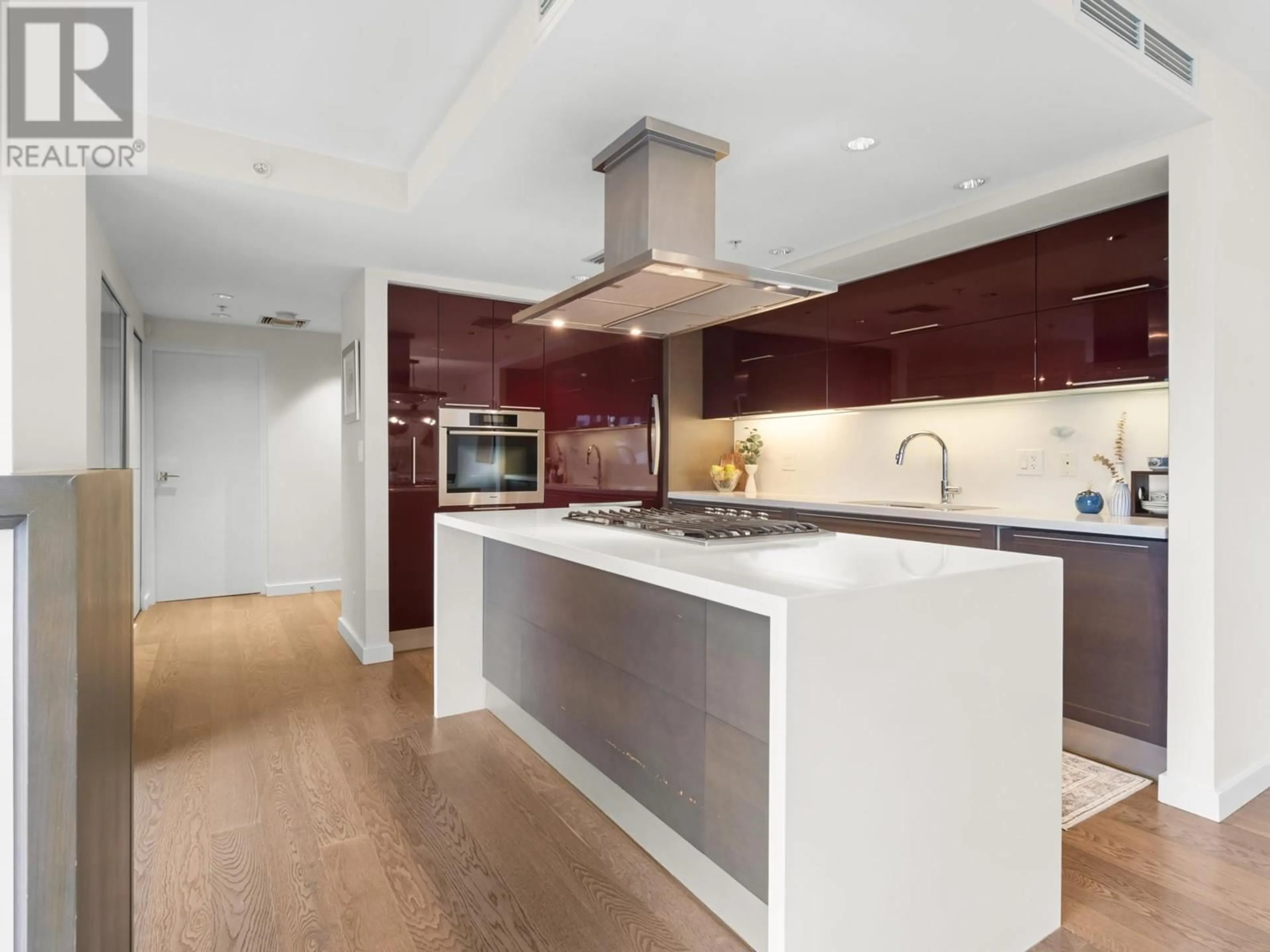 Contemporary kitchen, unknown for 1106 - 8 SMITHE MEWS, Vancouver British Columbia V6B0A5