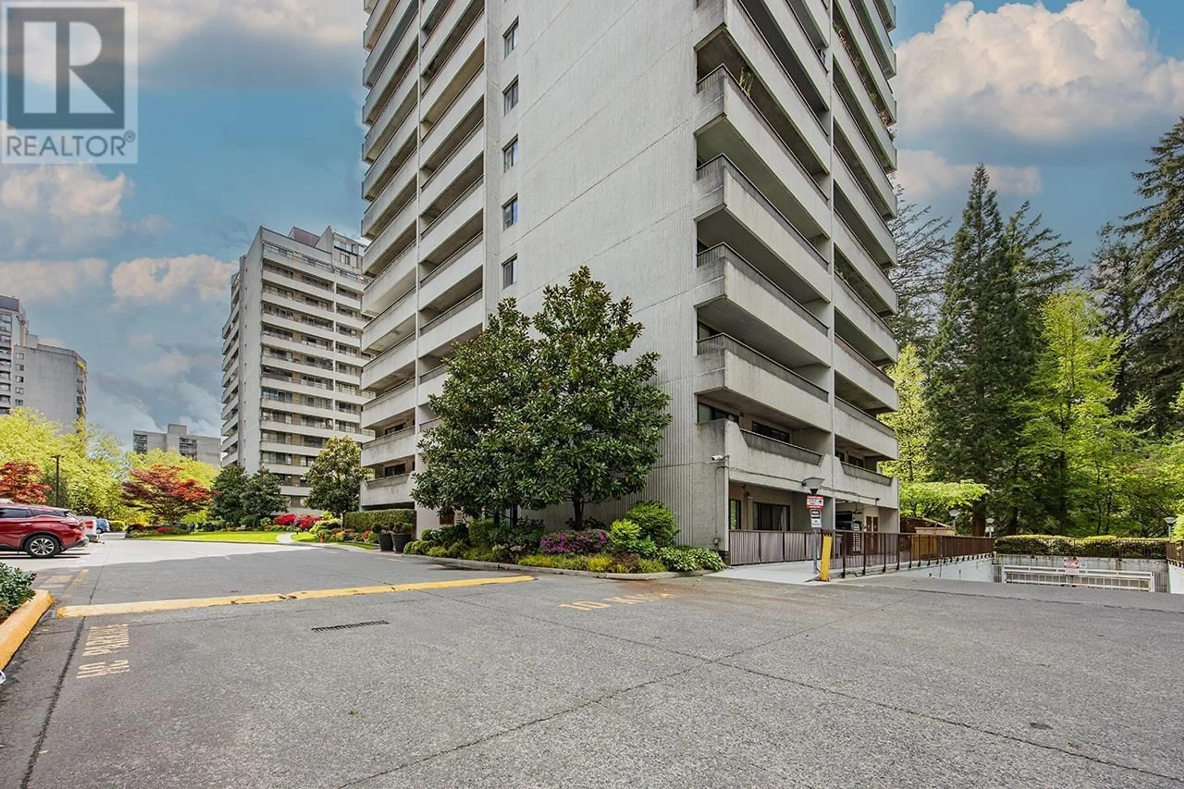 Patio, street for 603 - 4134 MAYWOOD STREET, Burnaby British Columbia V5H4C9