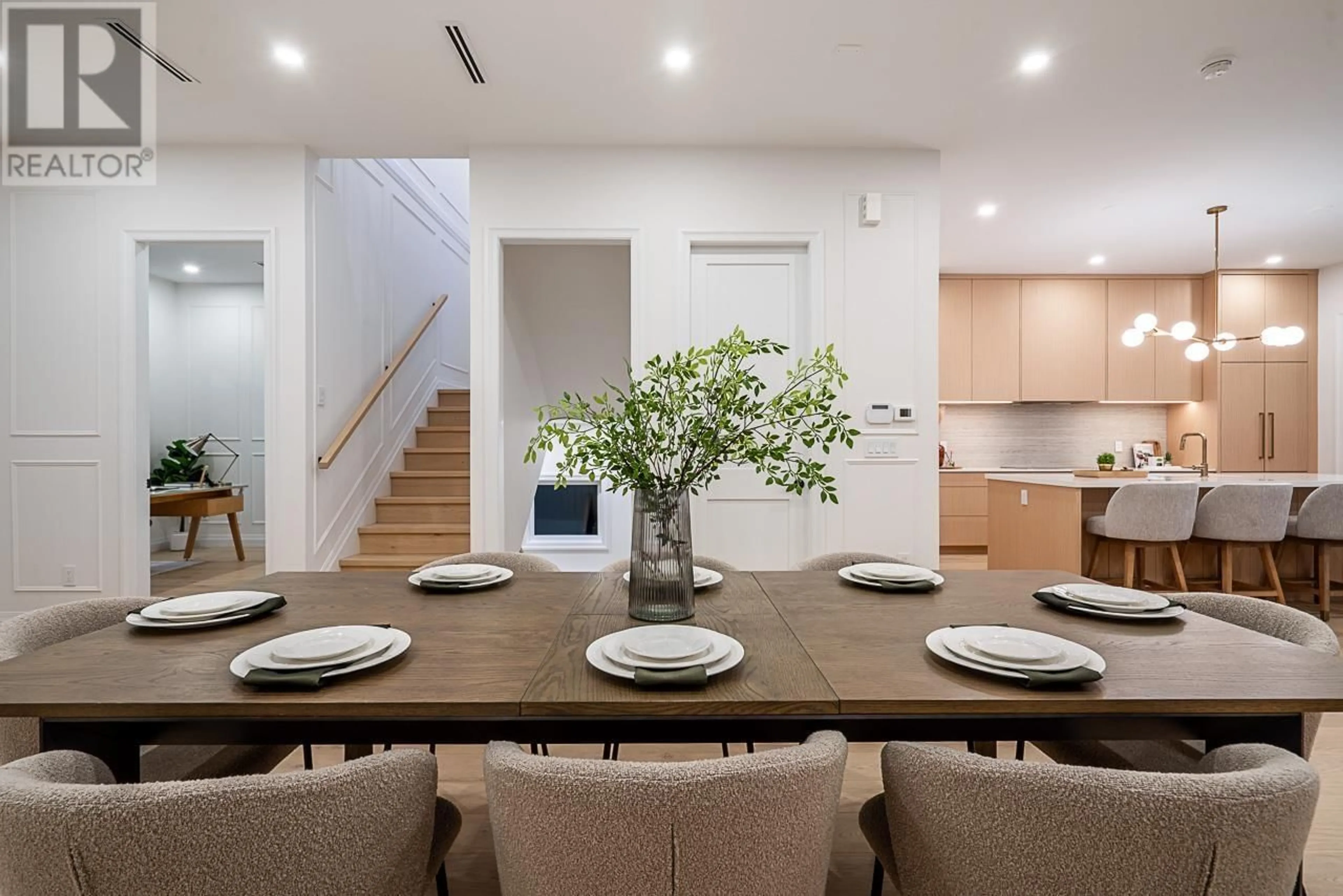 Dining room, unknown for 4064 PENDER STREET, Burnaby British Columbia V5C2L8