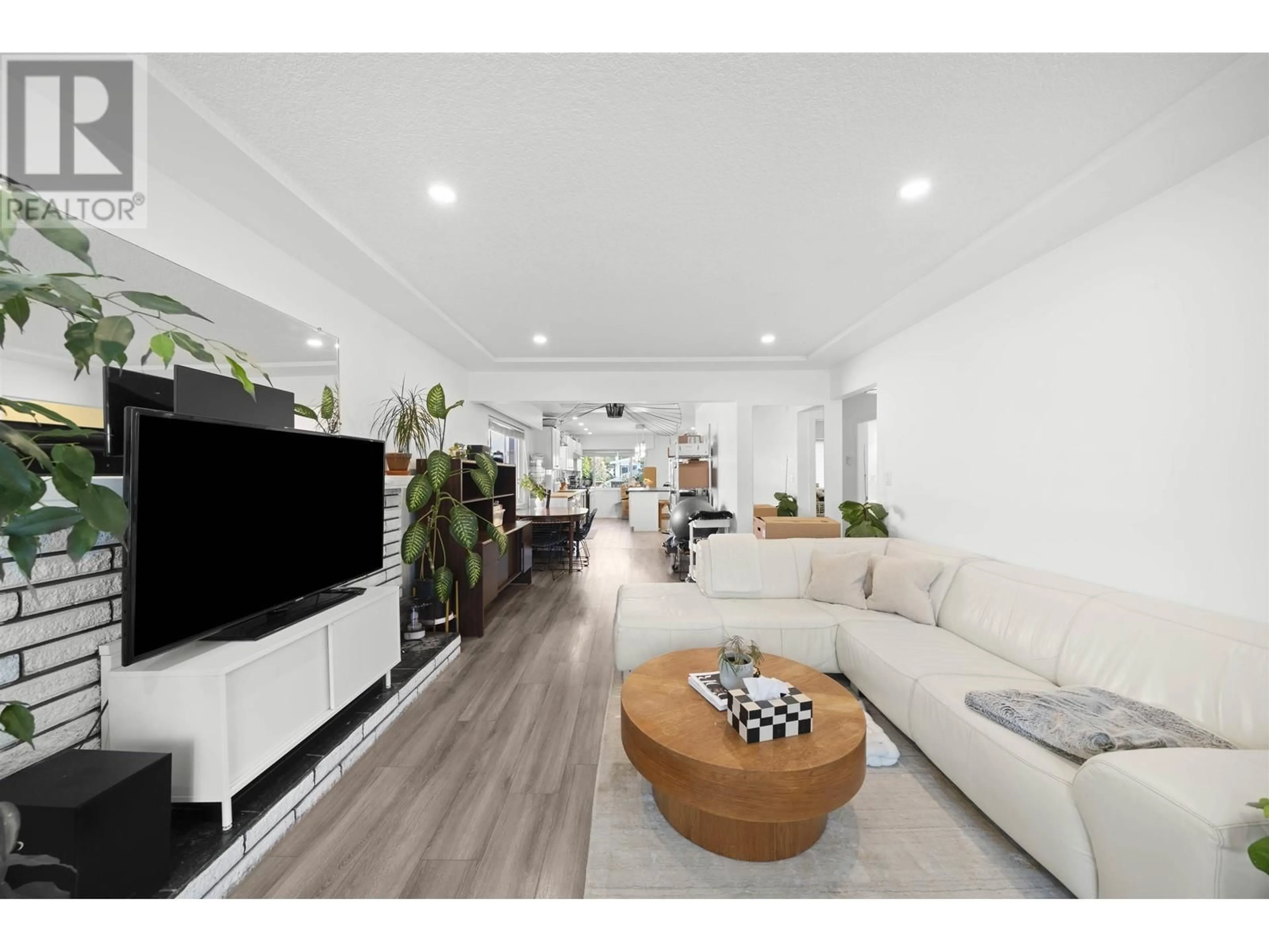 Living room with furniture, unknown for 2647 DUNDAS STREET, Vancouver British Columbia V5K1R1