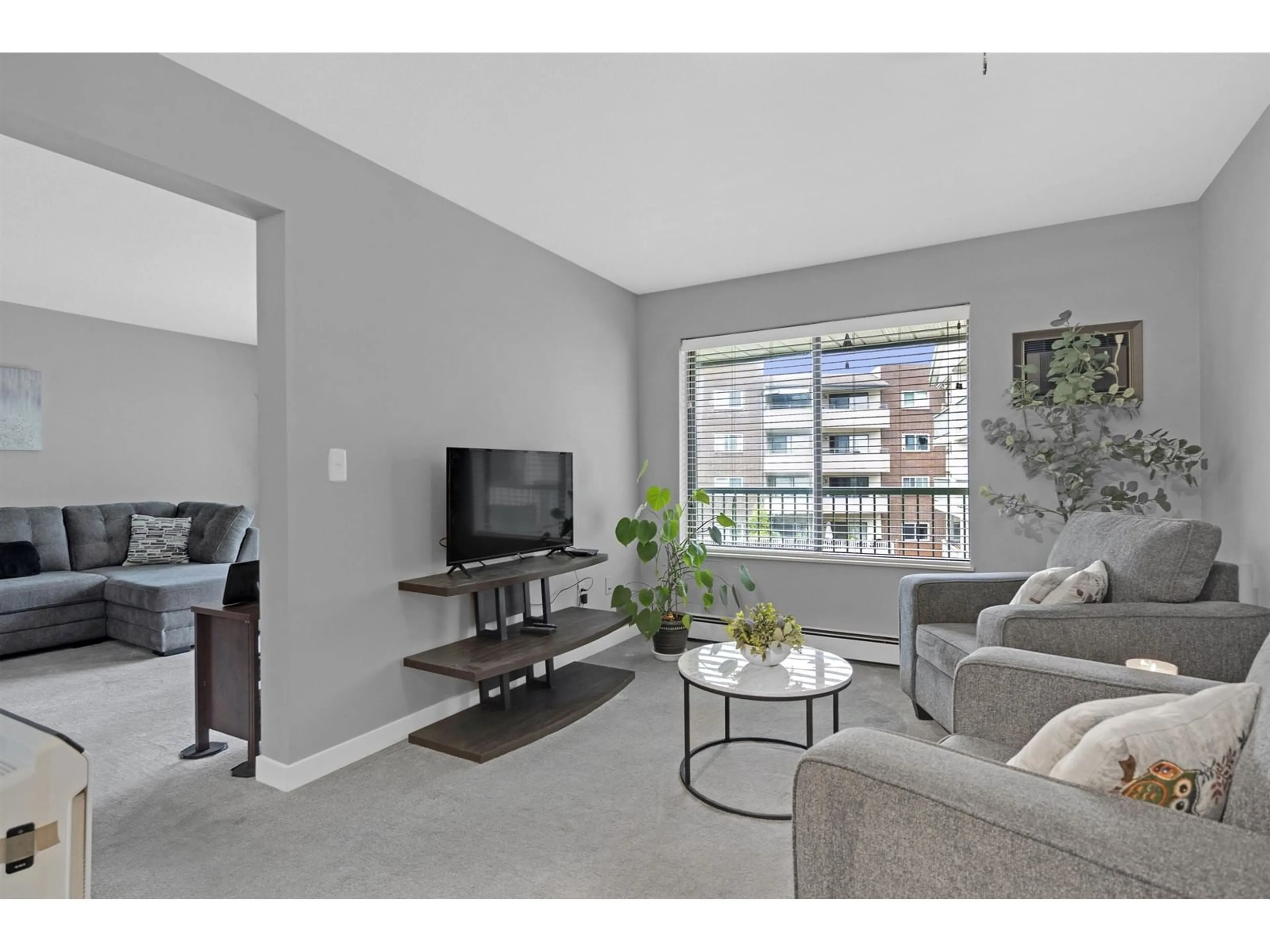 Living room with furniture, unknown for 302 - 2678 MCCALLUM, Abbotsford British Columbia V2S6X3